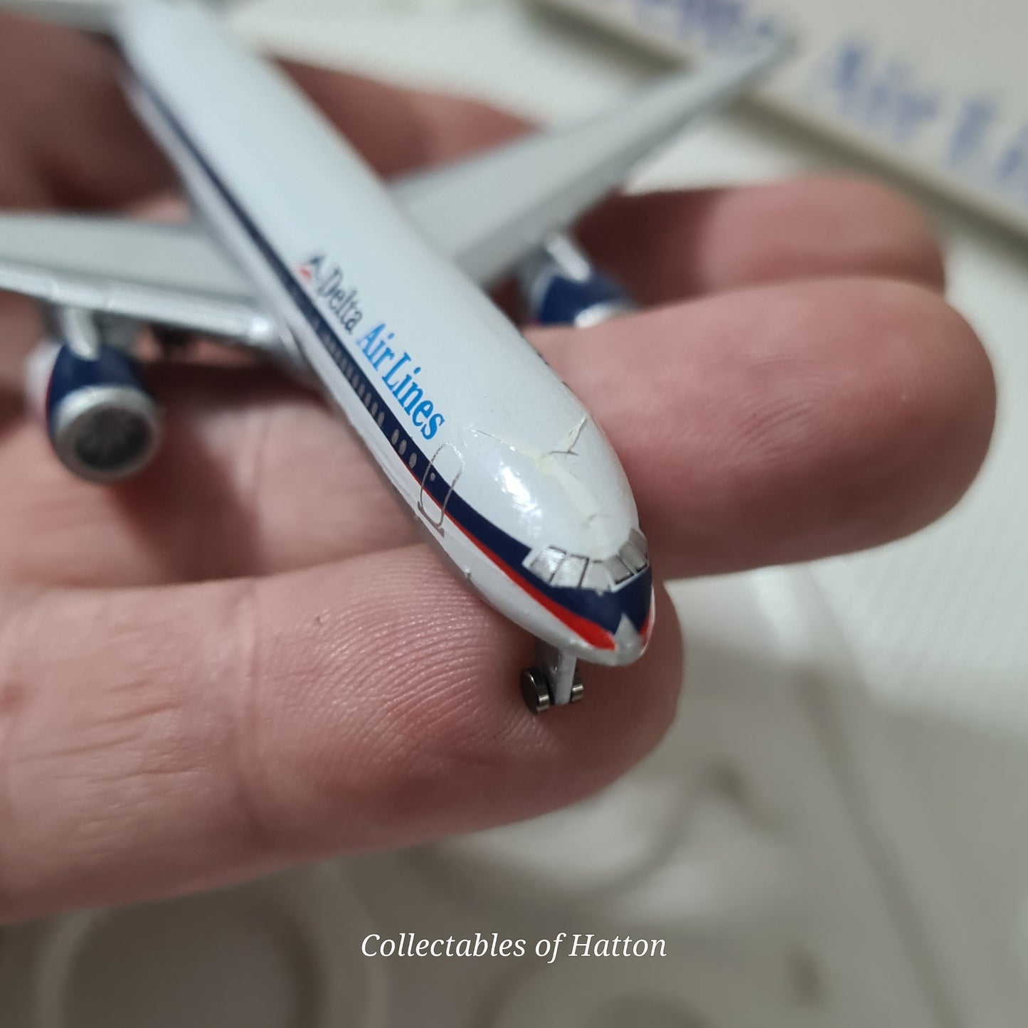 Schabak 1:600 Boeing 777-200 Delta Airlines livery diecast plane boxed vgc