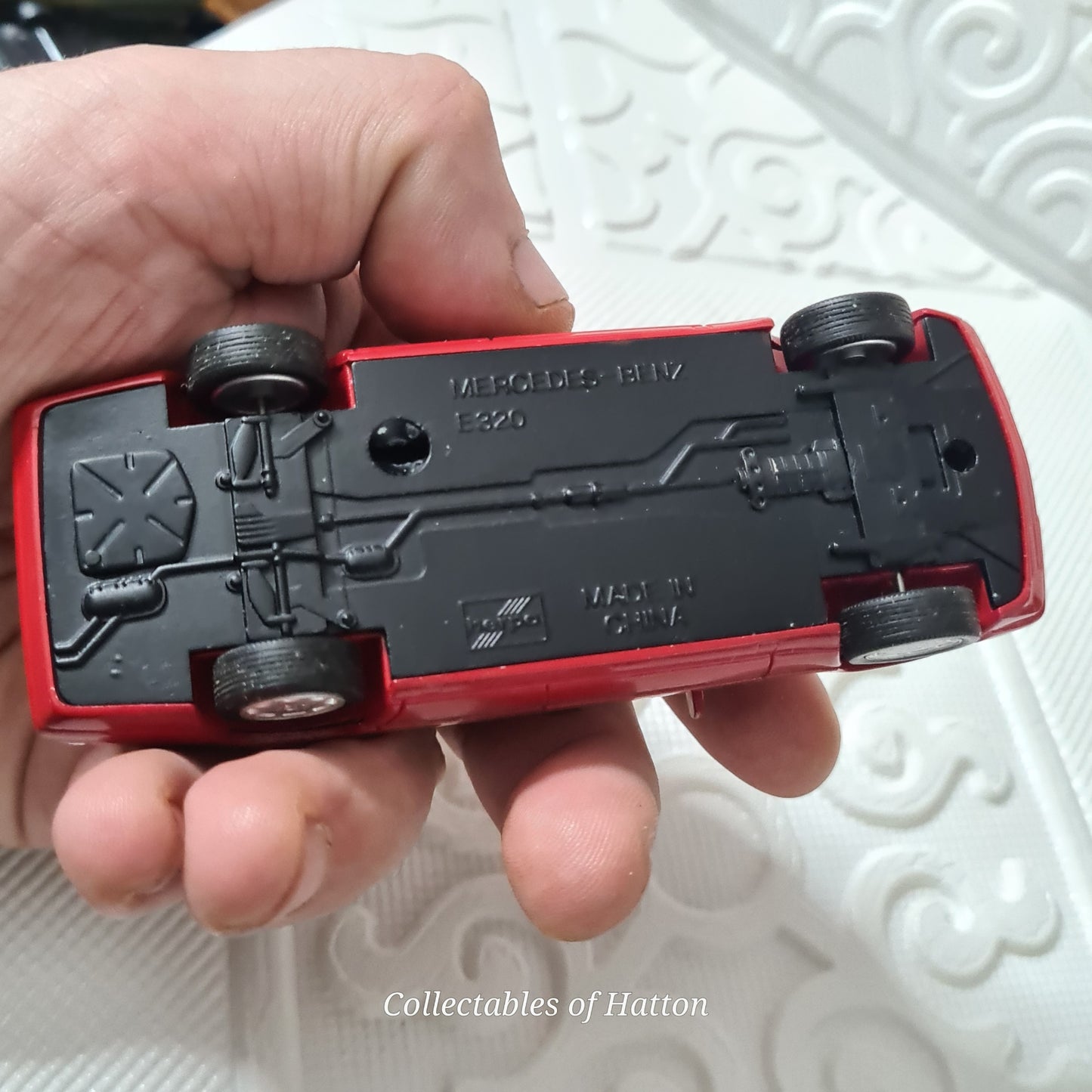 Herpa 1:43 Diecast Mercedes-Benz E320 Red loose unboxed Excellent example