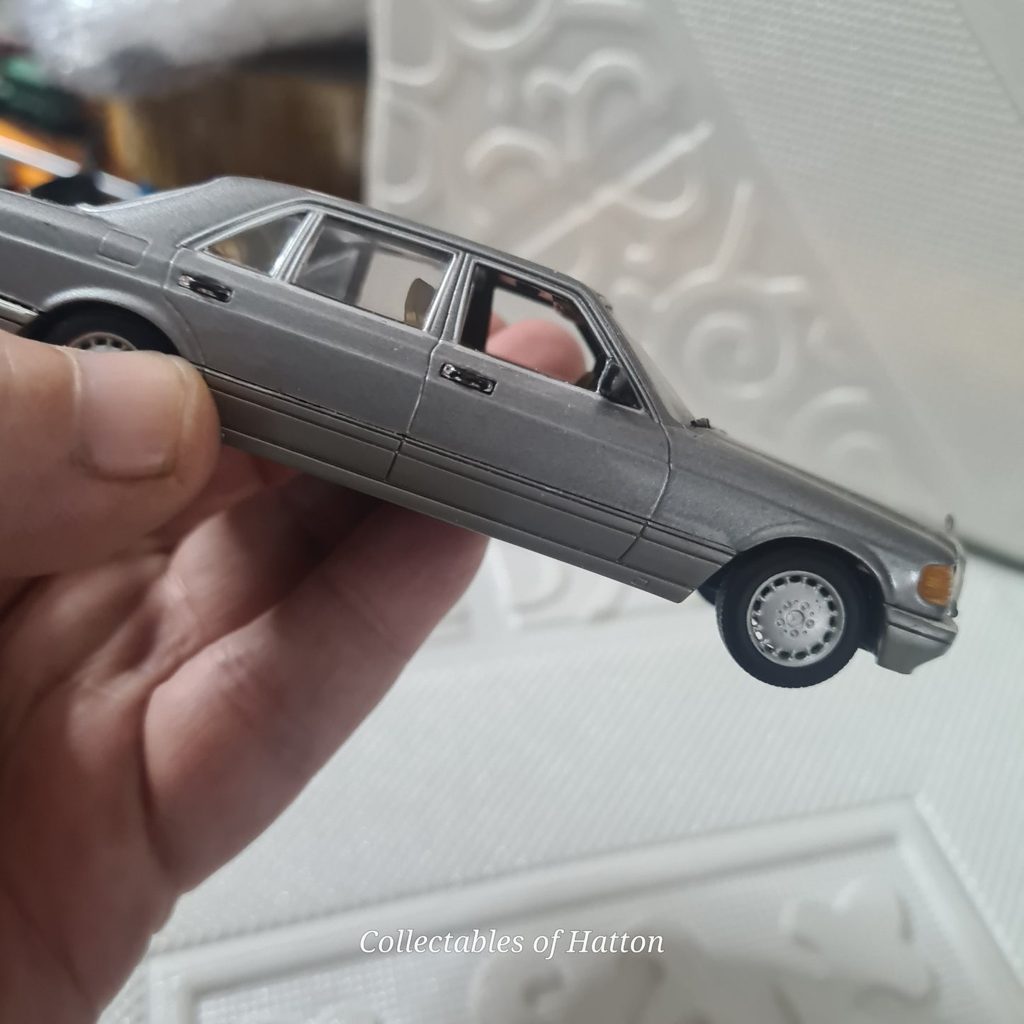 Minichamps 1:43 Diecast Mercedes-Benz 560 SEL silver unboxed Excellent example