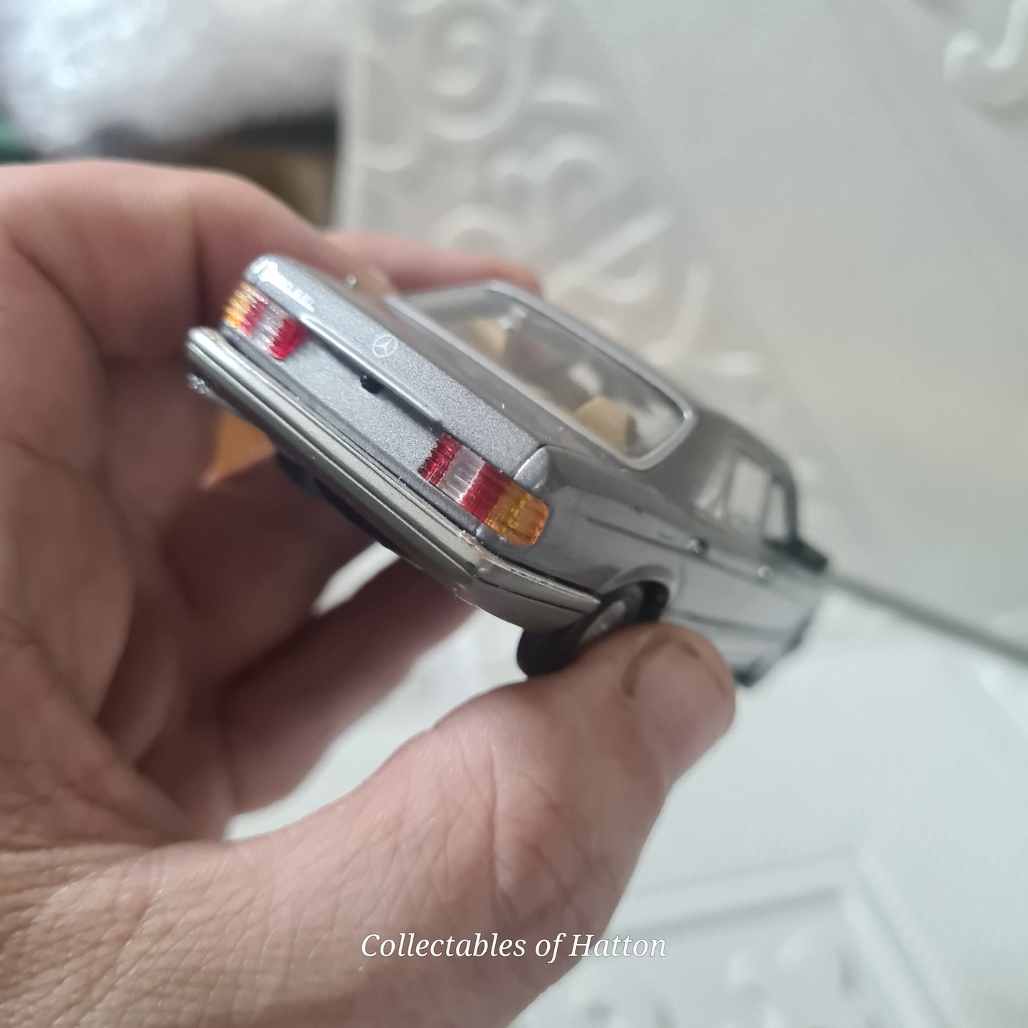 Minichamps 1:43 Diecast Mercedes-Benz 560 SEL silver unboxed Excellent example