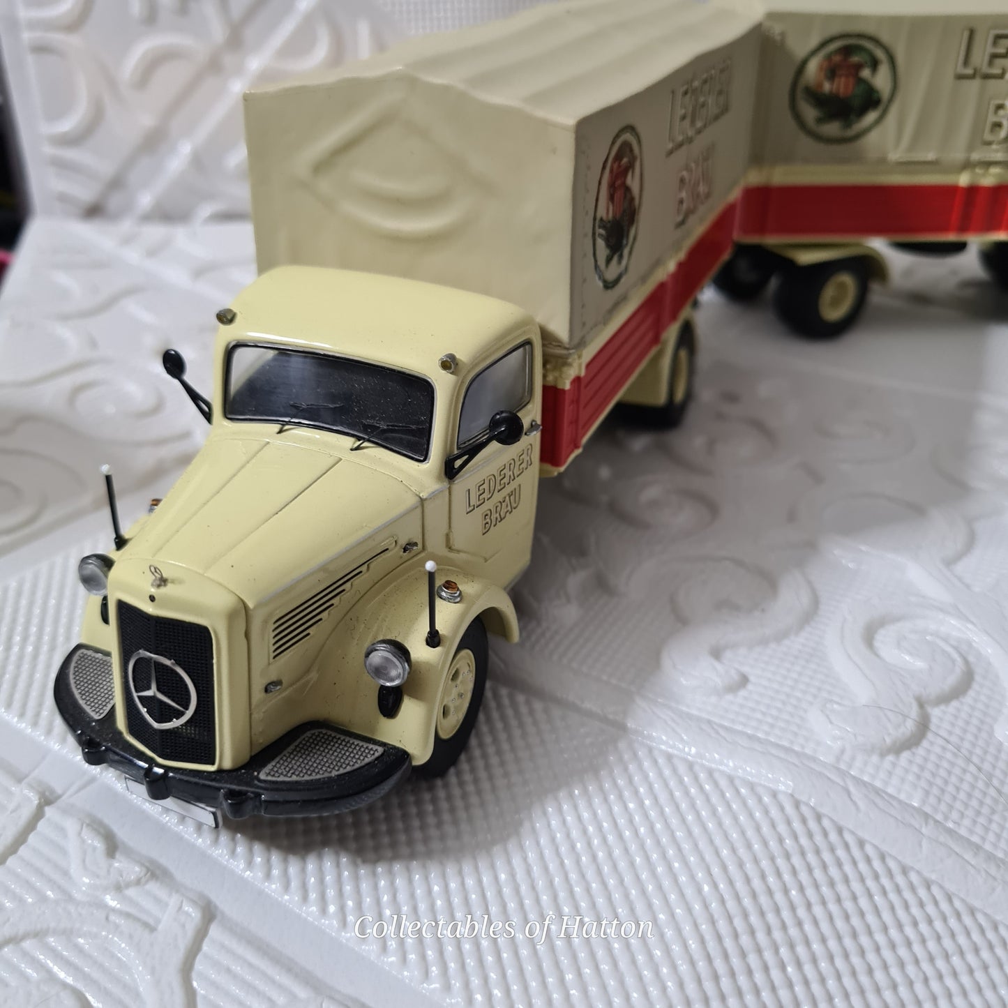 Schuco 1:43 Mercedes-Benz L6600 with Trailer" Lederer Bräu" loose stunning truck model