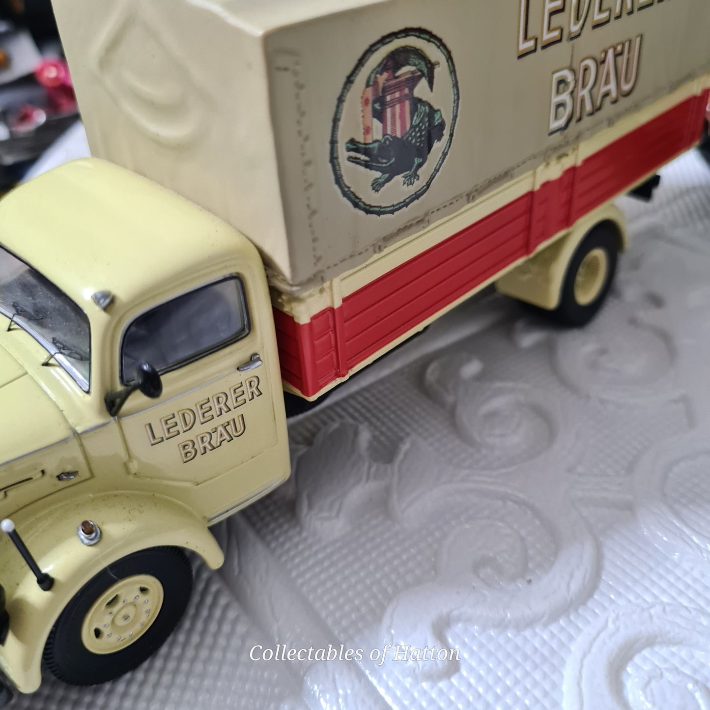 Schuco 1:43 Mercedes-Benz L6600 with Trailer" Lederer Bräu" loose stunning truck model