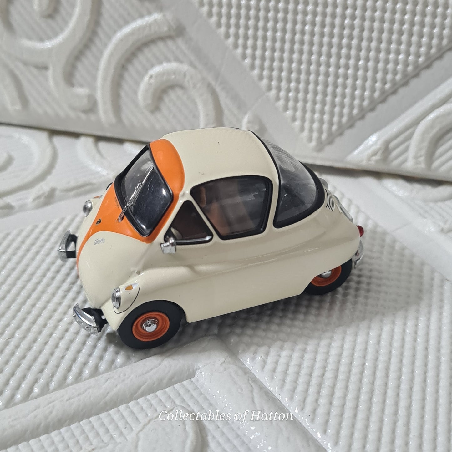 IXO models CLC067 1:43 Iso Isetta 1953 mint loose stunning example