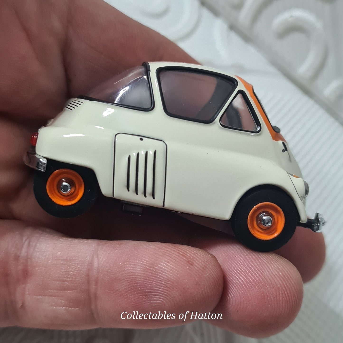 IXO models CLC067 1:43 Iso Isetta 1953 mint loose stunning example