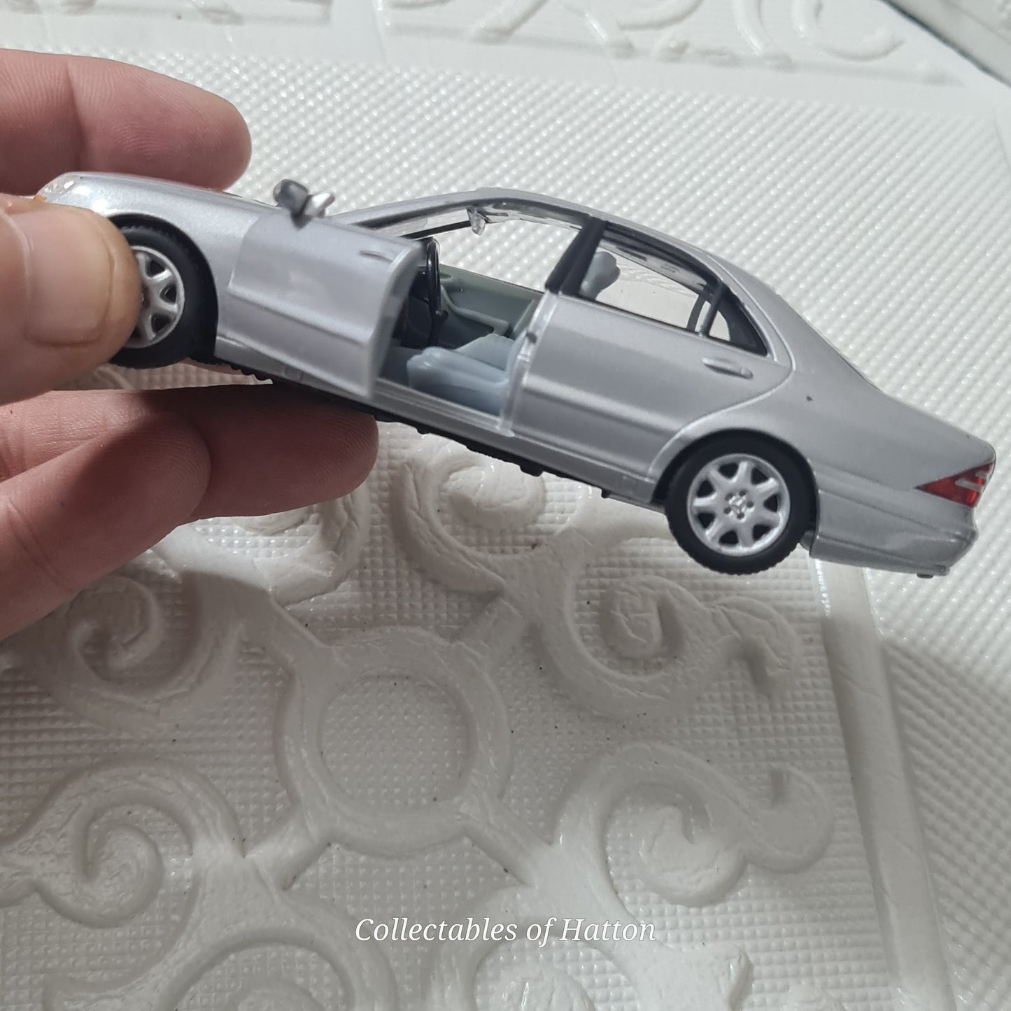 Corgi 1:43 2003  Mercedes-Benz S500 silver loose diecast very good-excellent