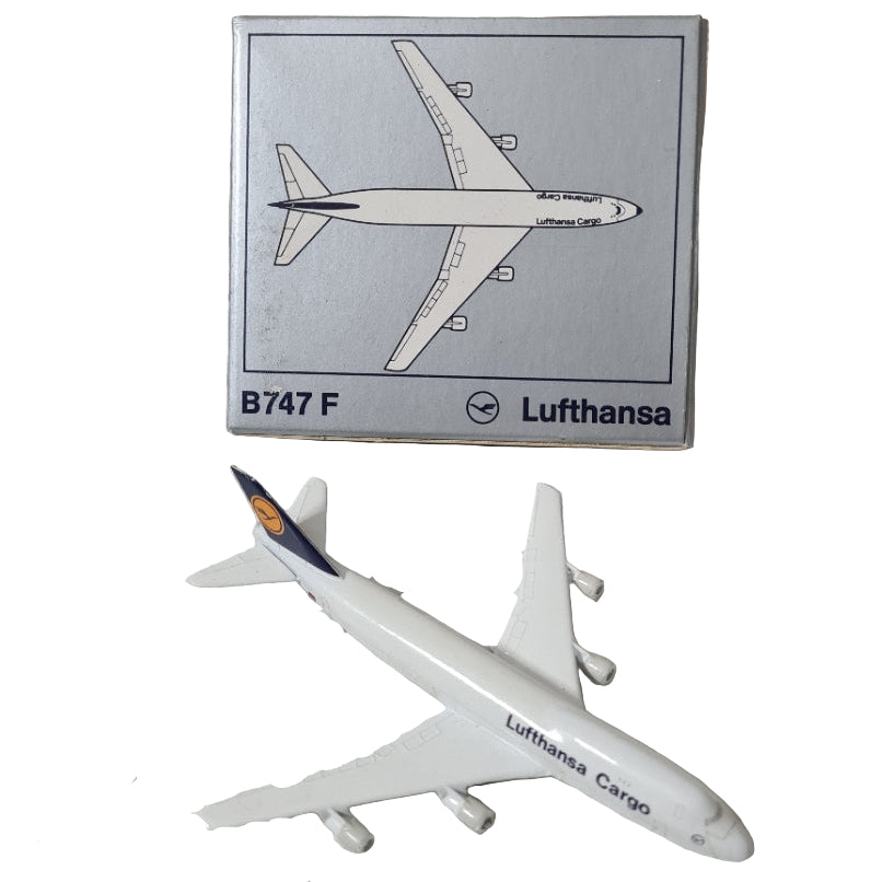 Lufthansa airplane model boeing 74 cargo