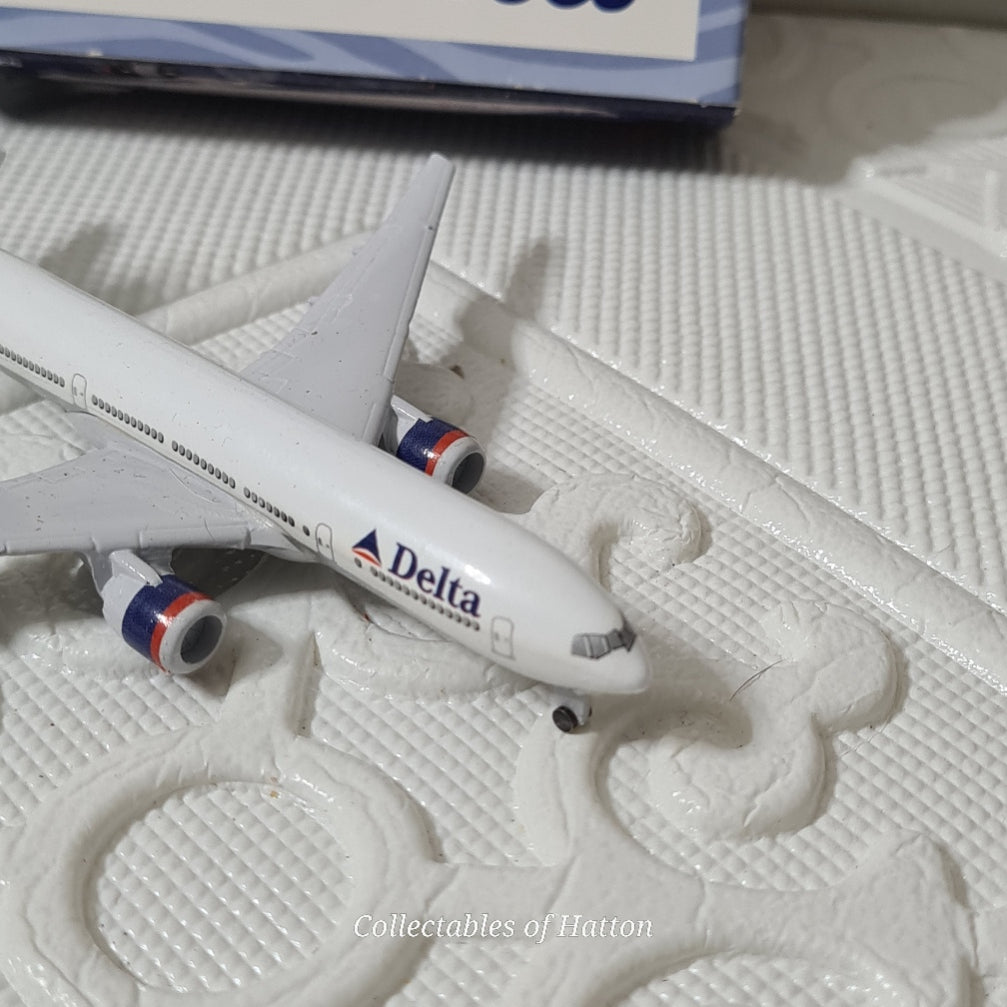 Schabak 1:600 Boeing 777-200 Delta airlines Germany  diecast plane boxed 928/2tc