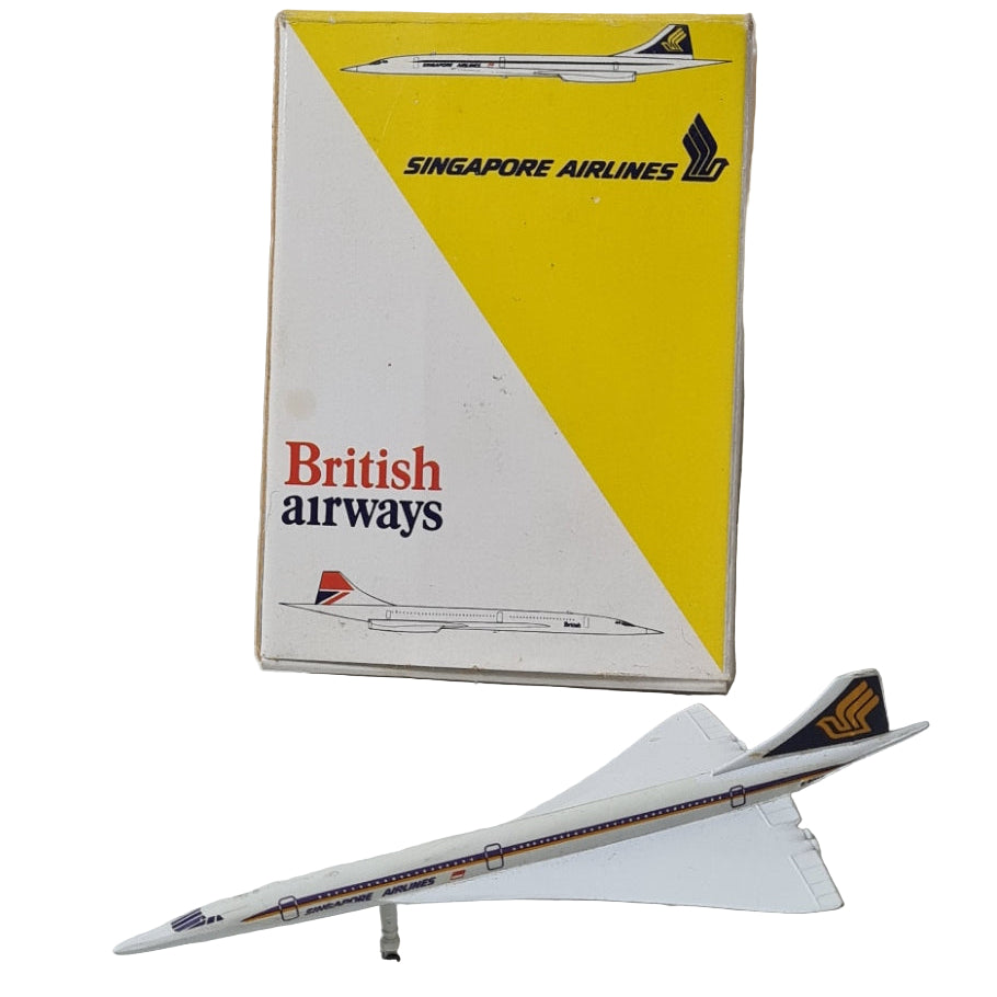  Singapore Airlines and British Airways Concorde model plane