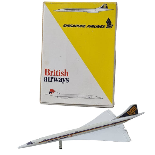  Singapore Airlines and British Airways Concorde model plane