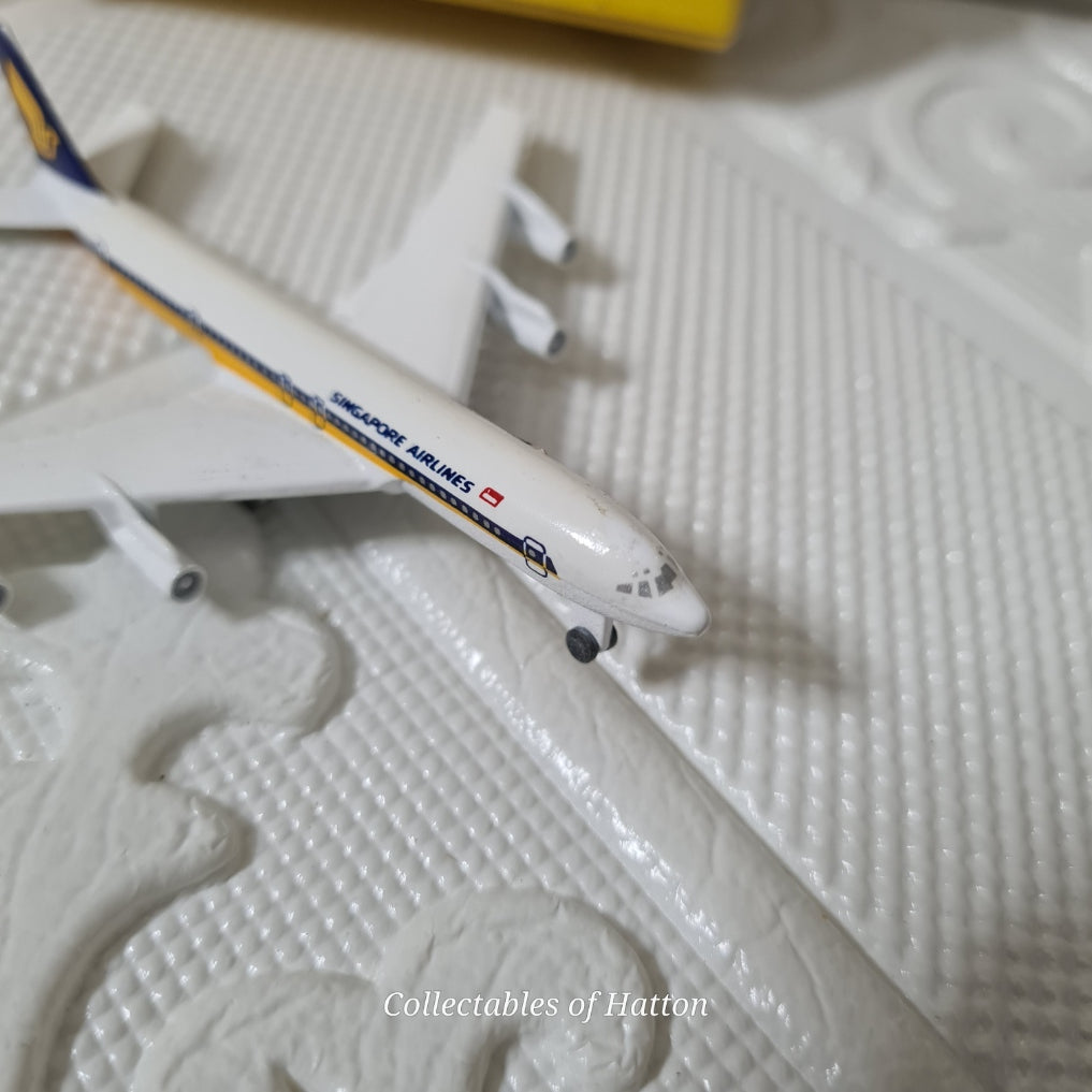 Schabak 1:600 Boeing 707 Singapore Airlines Germany diecast plane boxed 935/51