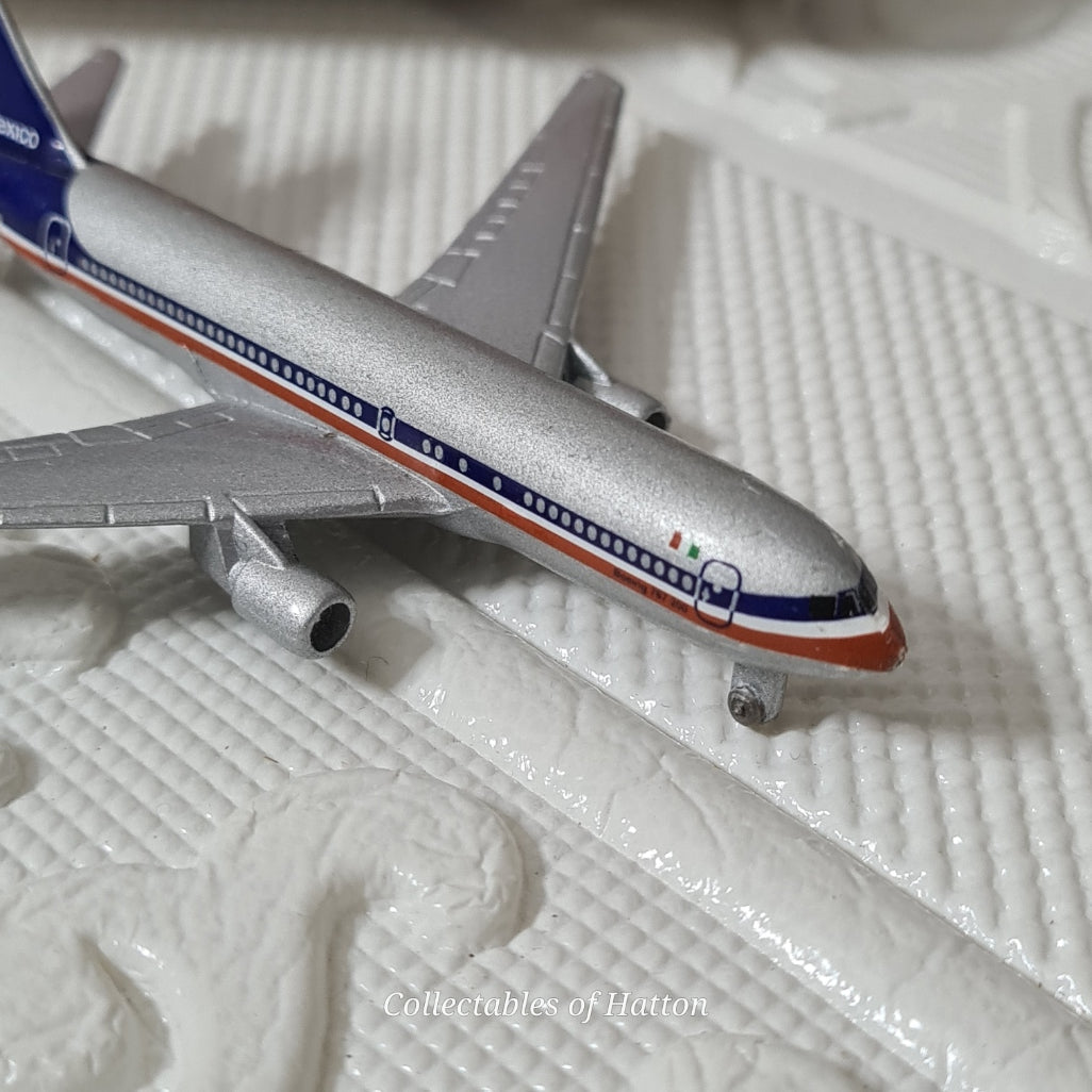 Schabak 1:600 Boeing 767-200 Aeromexico  Germany diecast plane boxed 907/120