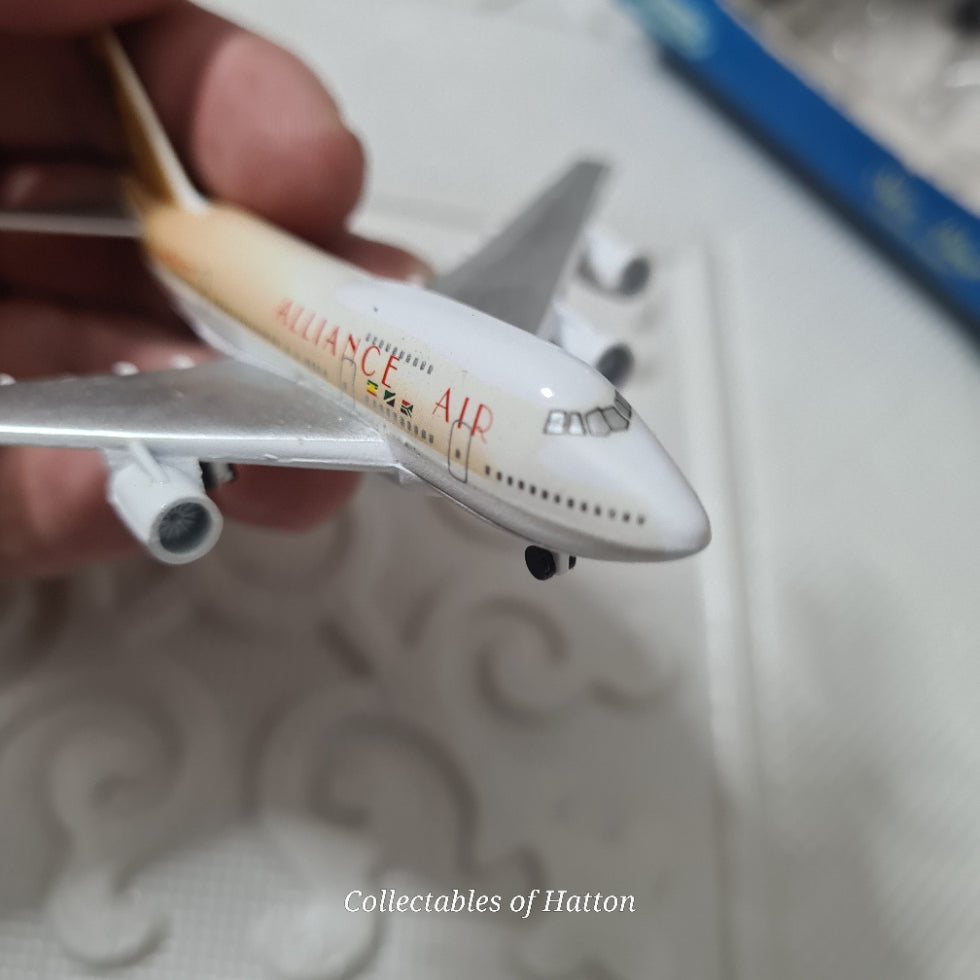 Schabak 1:600 Boeing 747 Alliance Air Silver wings 2000 made Germany diecast plane boxed 2901/2902