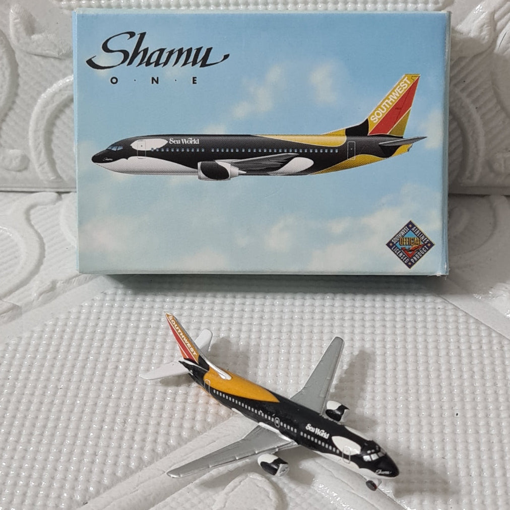 shamu one rare sea world whale model boeing plane