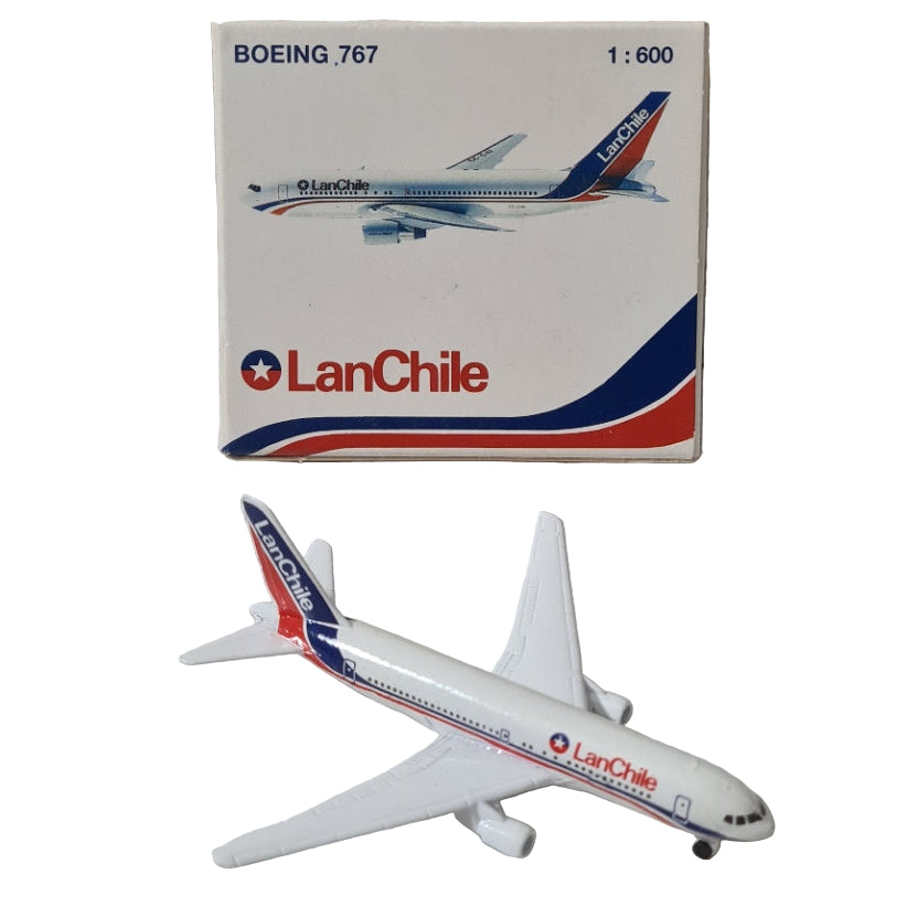 lanchile boeing 767 diecast schabak model