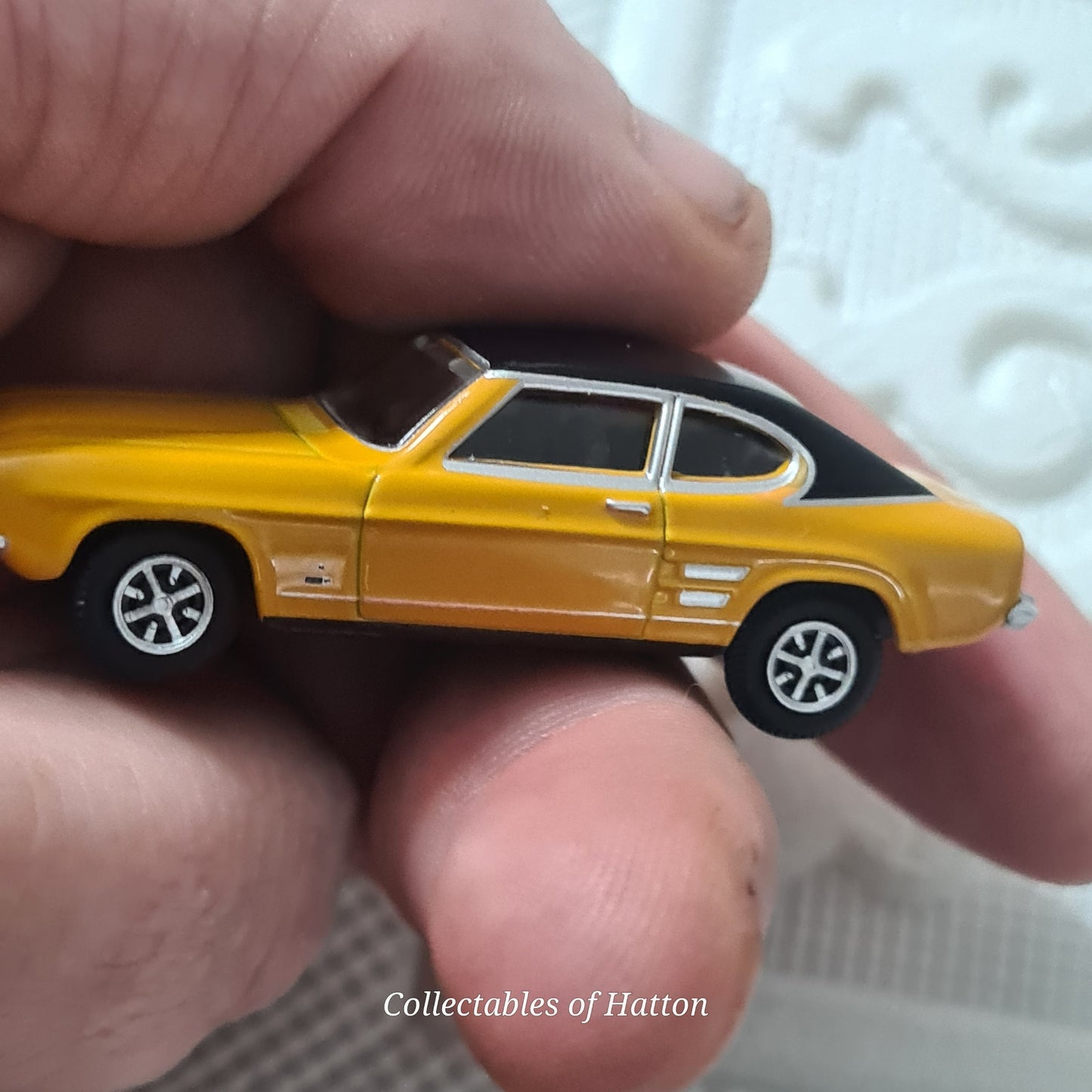 Oxford Diecast 1:76 Ford Capri mk1 orange black  diecast loose excellent