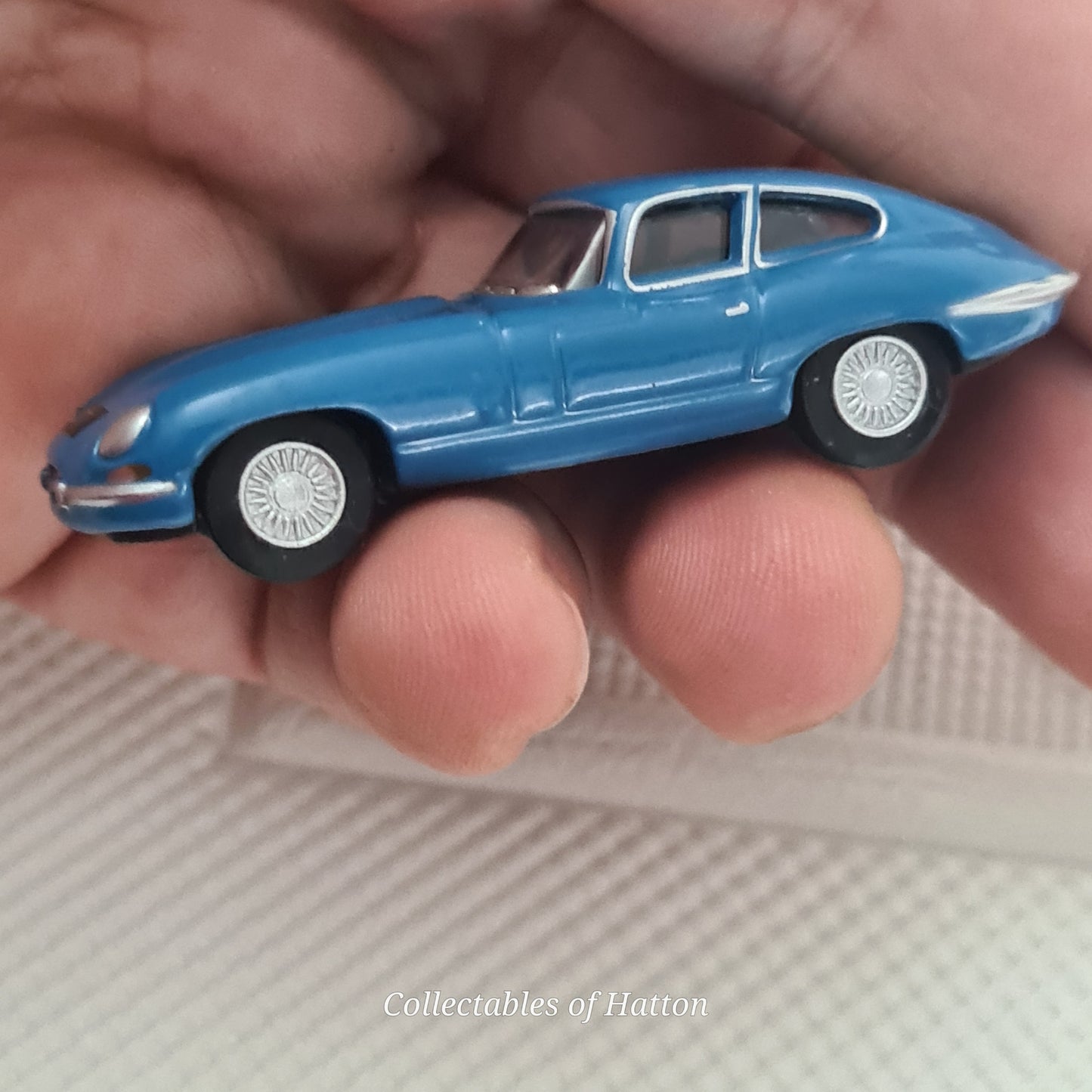 Oxford Diecast 1:76 Jaguar E-Type coupe blue diecast loose excellent