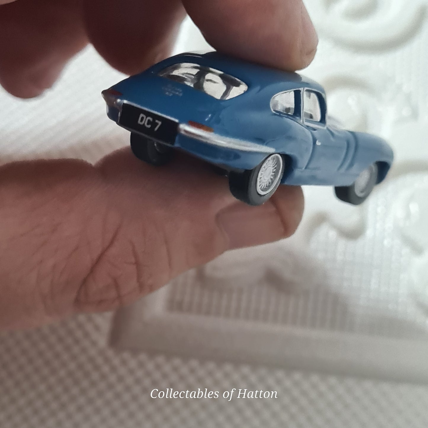 Oxford Diecast 1:76 Jaguar E-Type coupe blue diecast loose excellent