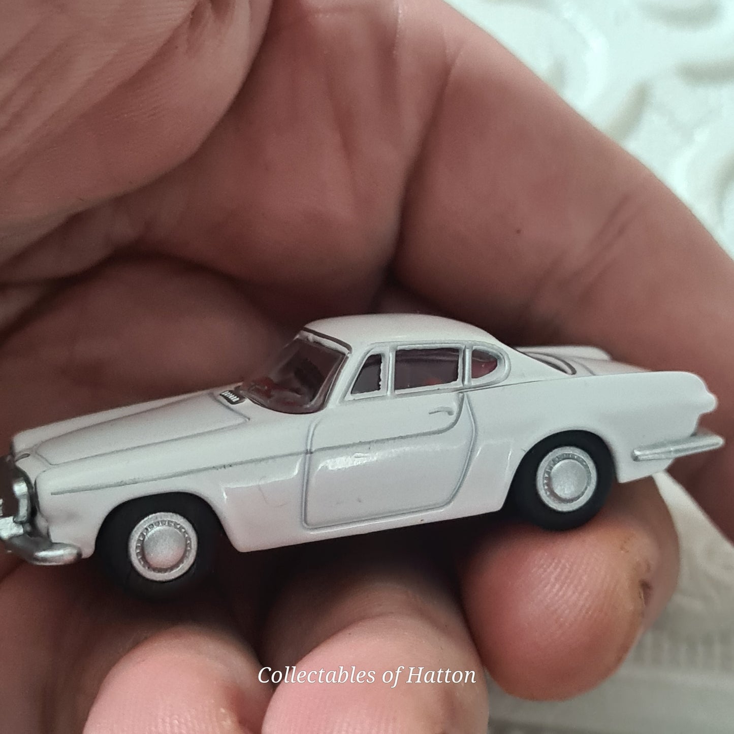 Oxford Diecast 1:76 Volvo P1800 White diecast loose excellent