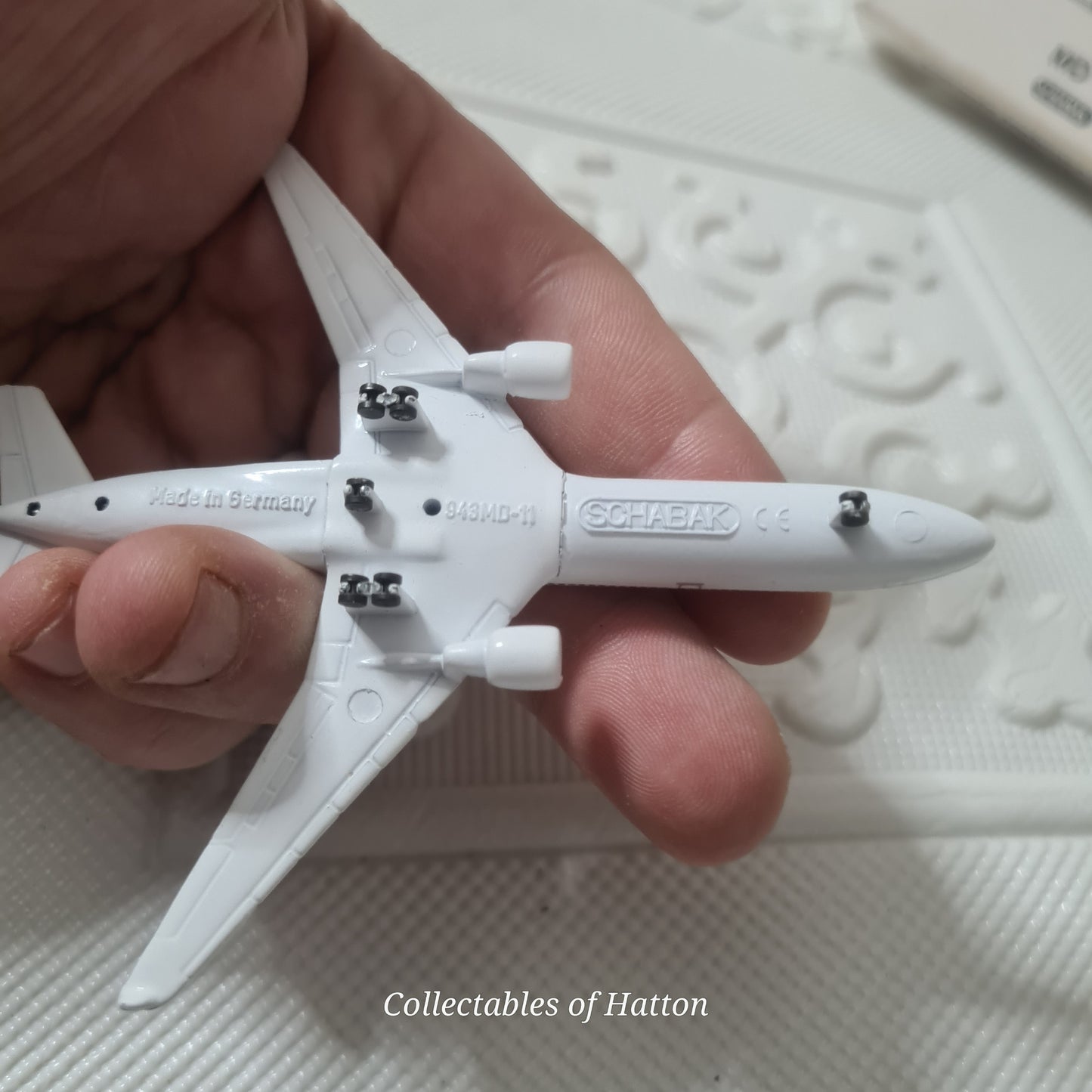 Schabak 1:600 MD-11 Garuda Indonesia  Germany diecast plane boxed 943/64