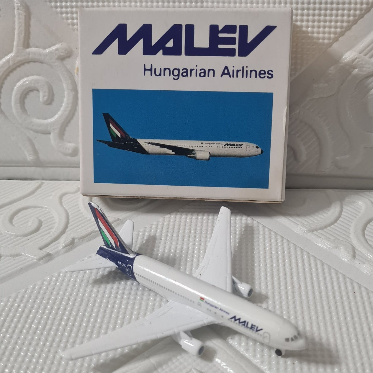 malev airlines boeng 767 diecast schabak