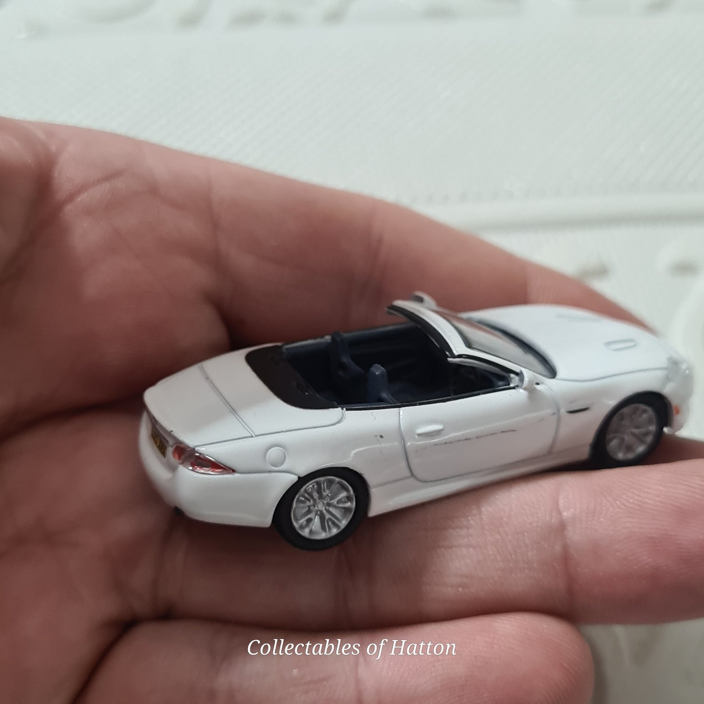 Oxford Diecast 1:76 Jaguar XK Cabriolet white diecast loose excellent