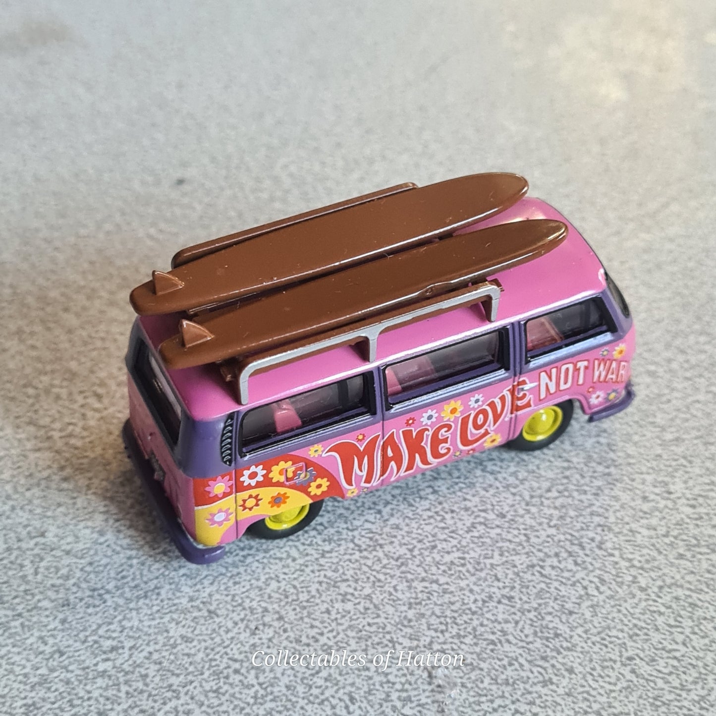 Oxford Diecast 1:76 Volkswagen VW camper/Bus  Peace surf boards pink loose superb