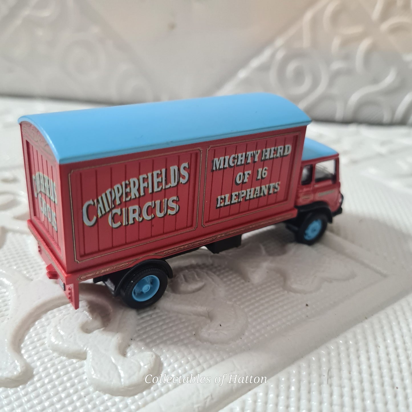 Oxford Diecast 1:76 Bedford TK Chipperfields Circus Elephants truck loose excellent