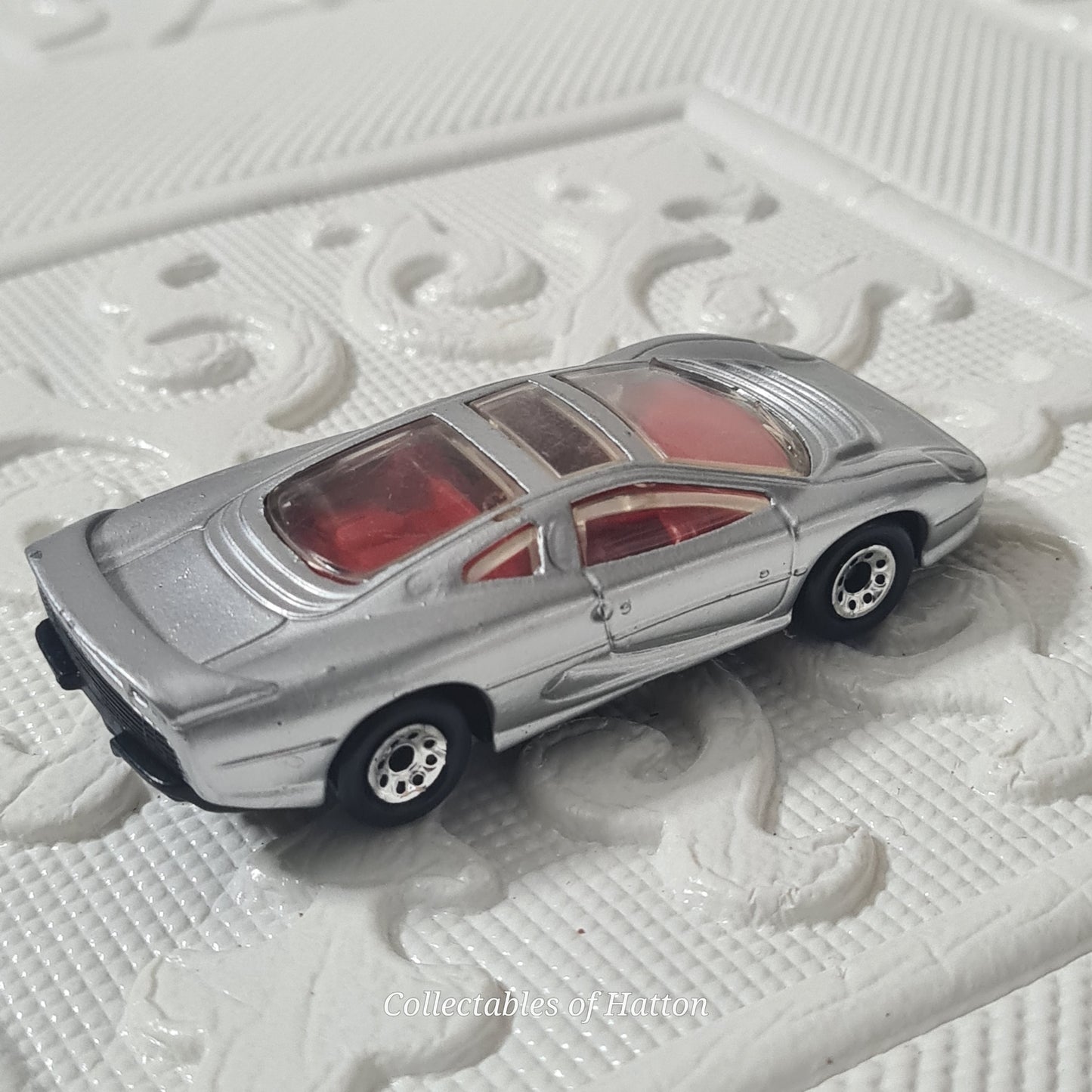 Matchbox 75 Series 1992 Jaguar XJ220 Silver pre-production model