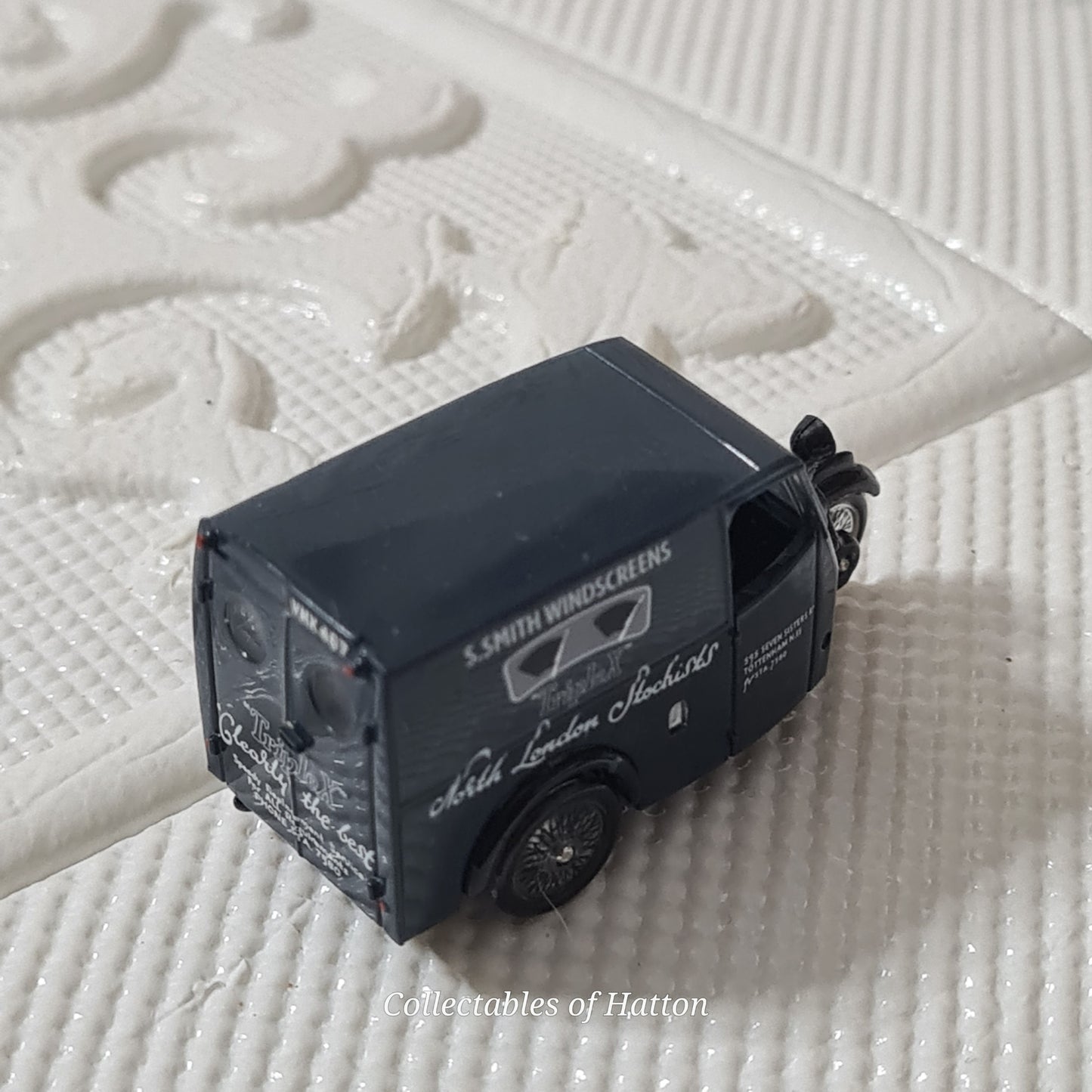 Oxford Diecast 1:76 Tricycle Van Trivan smith windscreens loose excellent