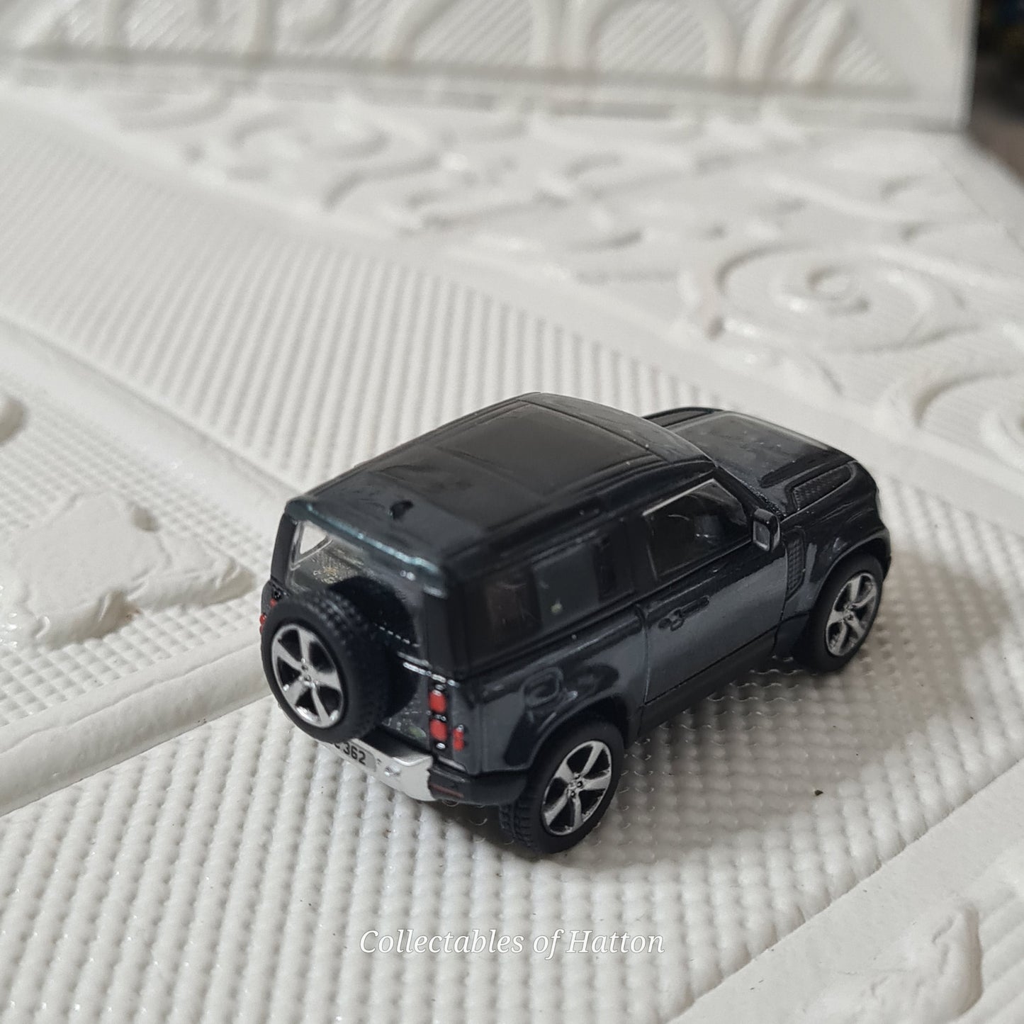 Oxford  Diecast 1:76 new shape Land Rover Defender 90 loose excellent