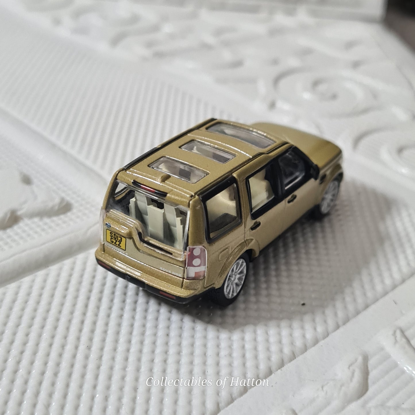 Oxford  Diecast 1:76  Land Rover Discovery 4 metallic gold loose excellent