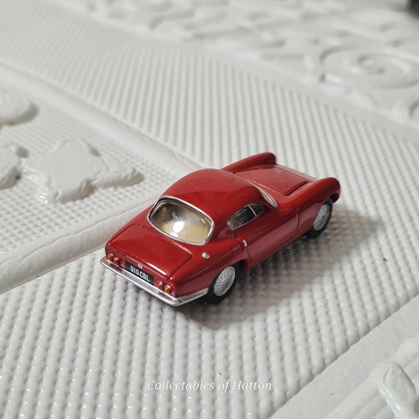 Oxford  Diecast 1:76 Lotus Elite classic sportscar red loose excellent