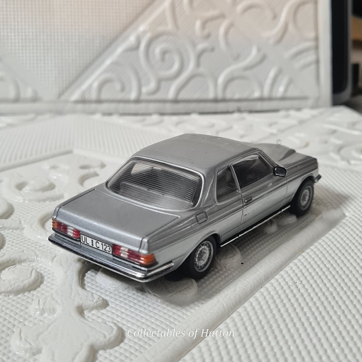 Minichamps 1:43 Mercedes-Benz  W123 C123 280ce 230ce silver coupe loose excellent