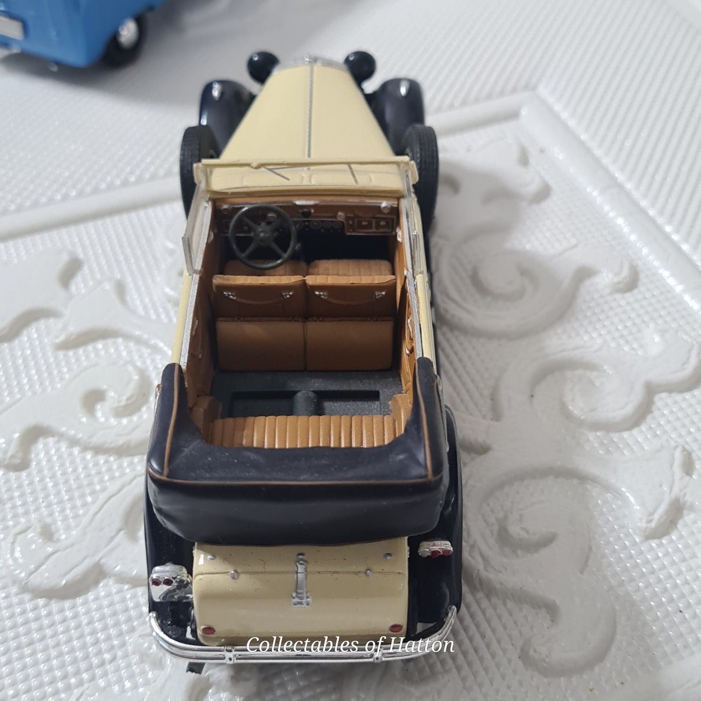 Minichamps 1:43 Maybach Zeppelin  cream black loose diecast model very good