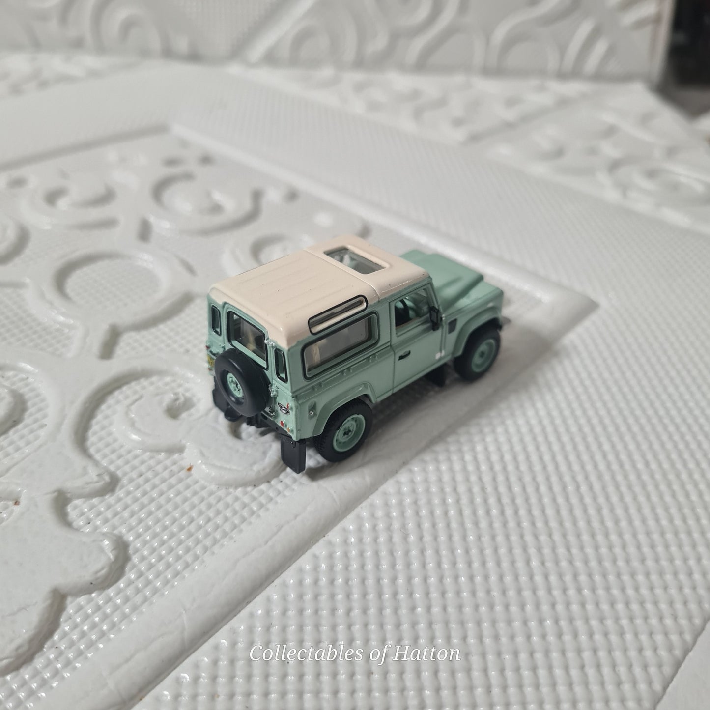 Oxford Diecast 1:76 Land Rover 90 Defender Hue 166 loose excellent