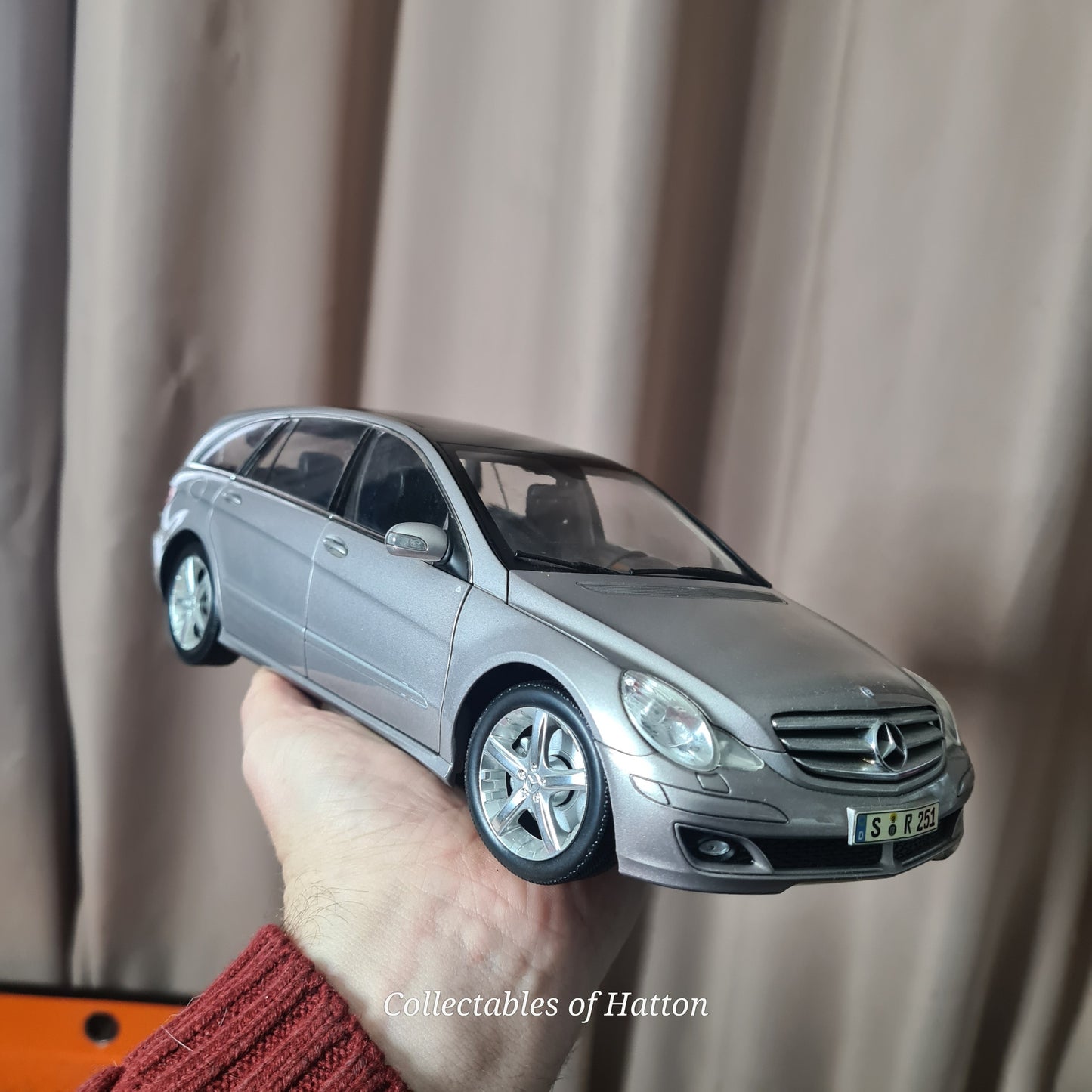 MINICHAMPS 1:18 2005 MERCEDES-BENZ R-CLASS silver rare dealership model very good but used