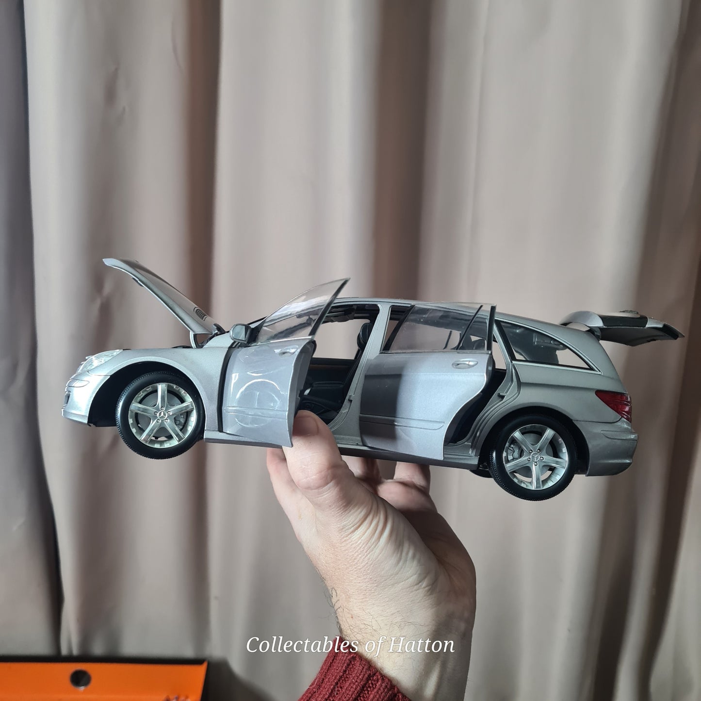 MINICHAMPS 1:18 2005 MERCEDES-BENZ R-CLASS silver rare dealership model very good but used