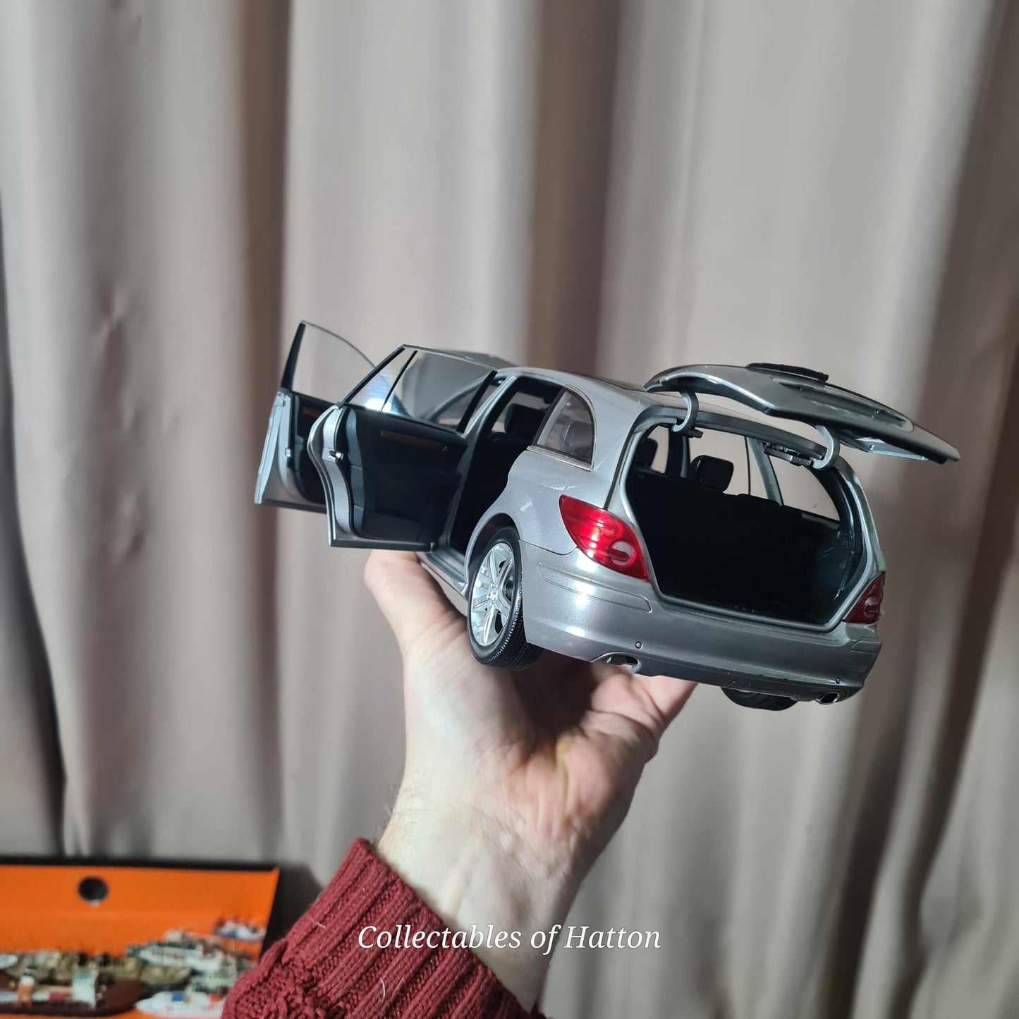 MINICHAMPS 1:18 2005 MERCEDES-BENZ R-CLASS silver rare dealership model very good but used