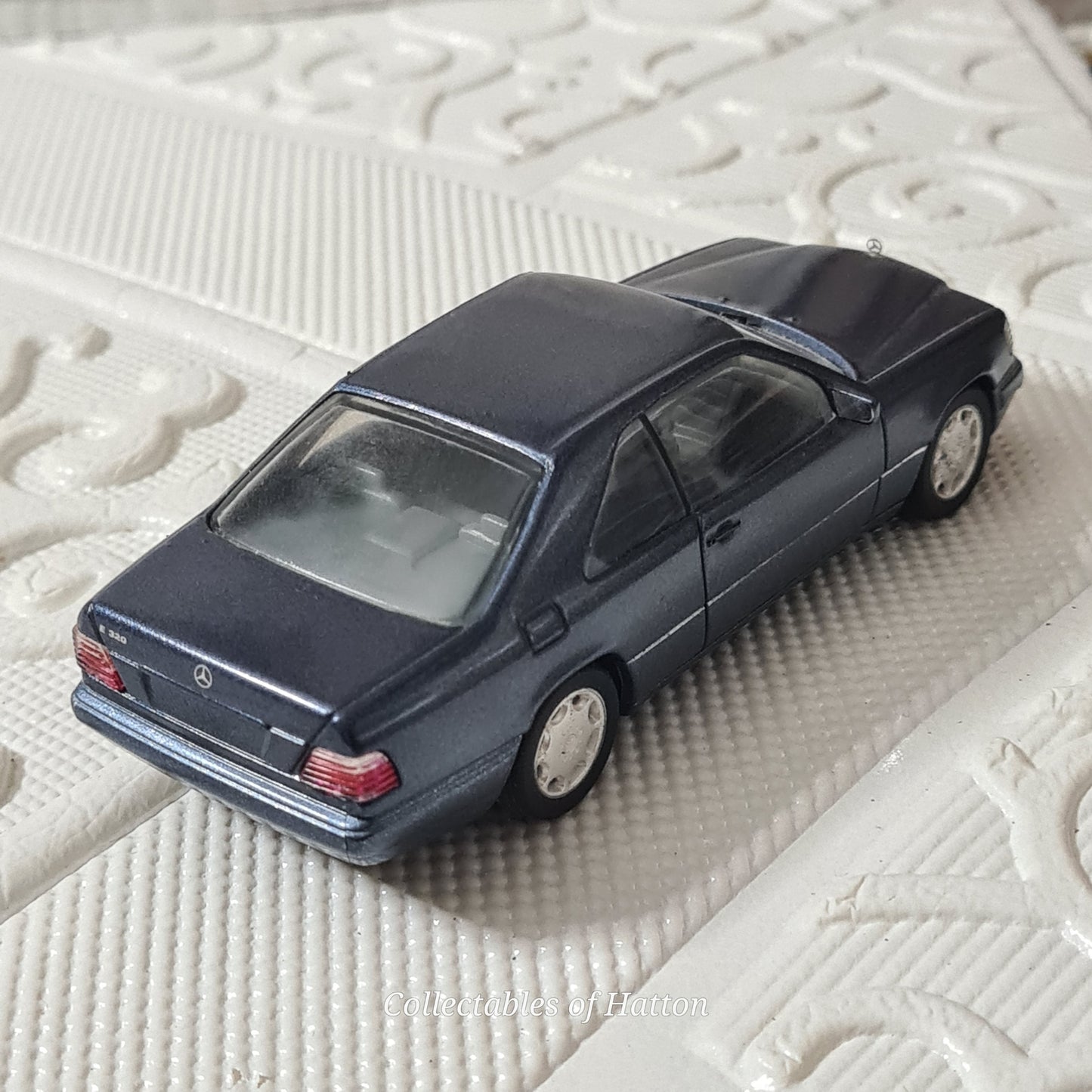 Herpa 1:43 Diecast Mercedes-Benz E320 Blue loose unboxed Excellent example