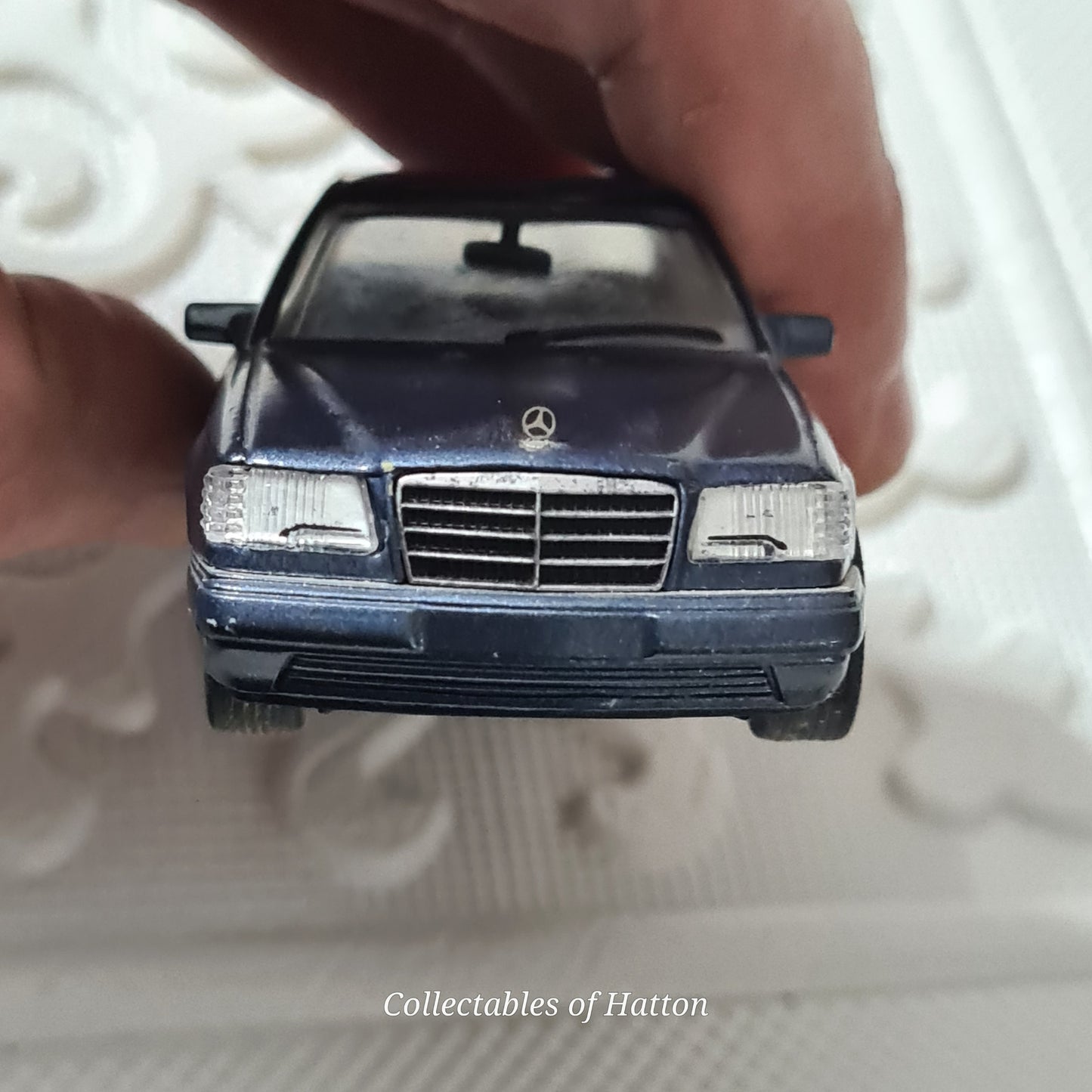 Herpa 1:43 Diecast Mercedes-Benz E320 Blue loose unboxed Excellent example