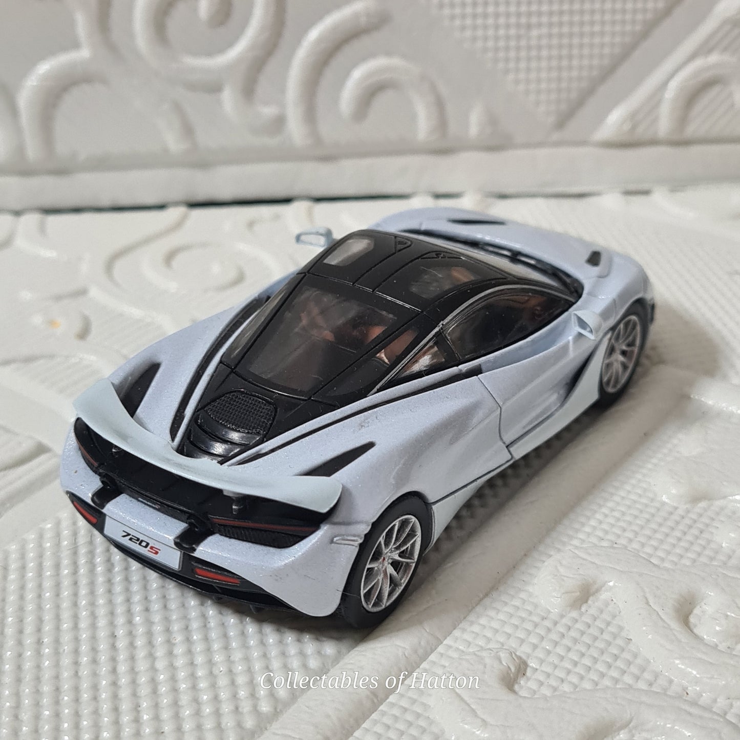 Panini Supercars Collection  1:43 McLaren 720S 2017 loose diecast model perfect