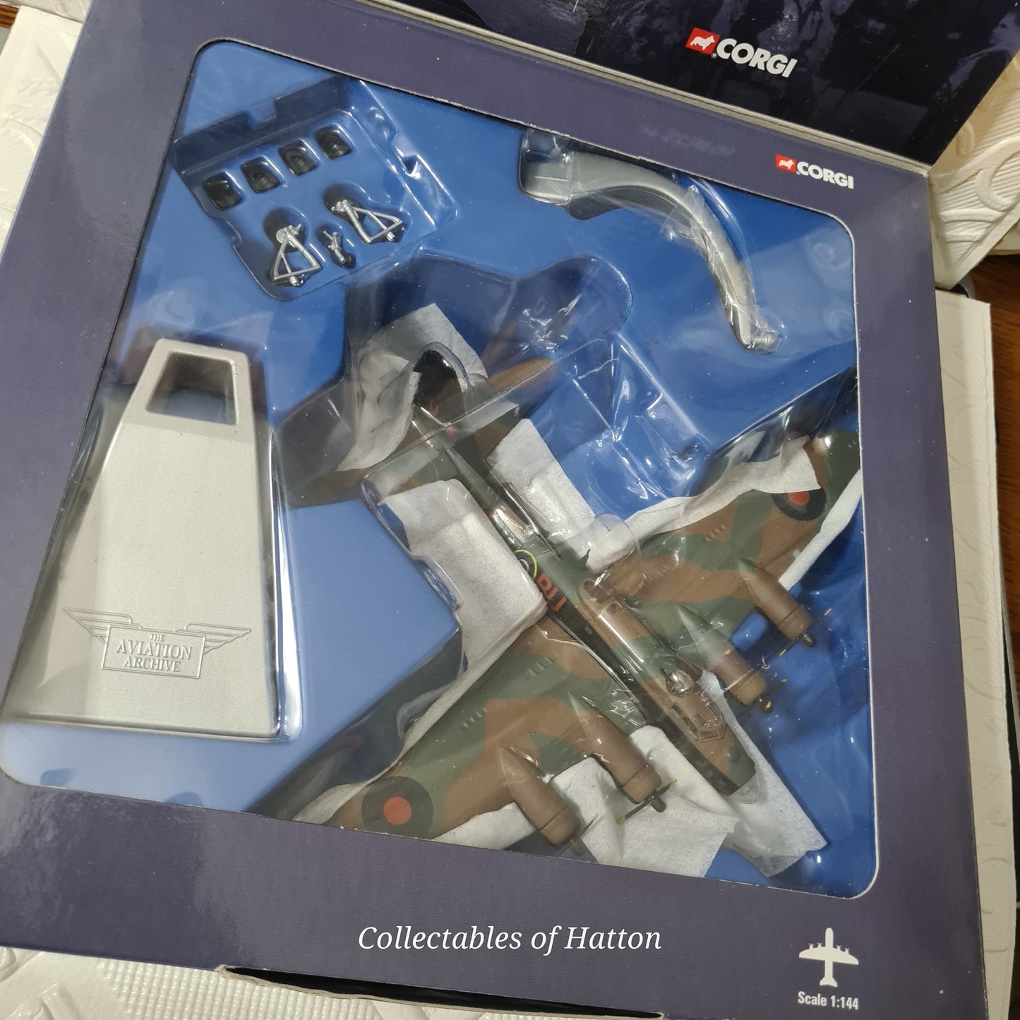 Corgi Aviation AA31101 B-17 Flying Fortress RAF 214 Sqn 1:144 Diecast Model boxed perfect