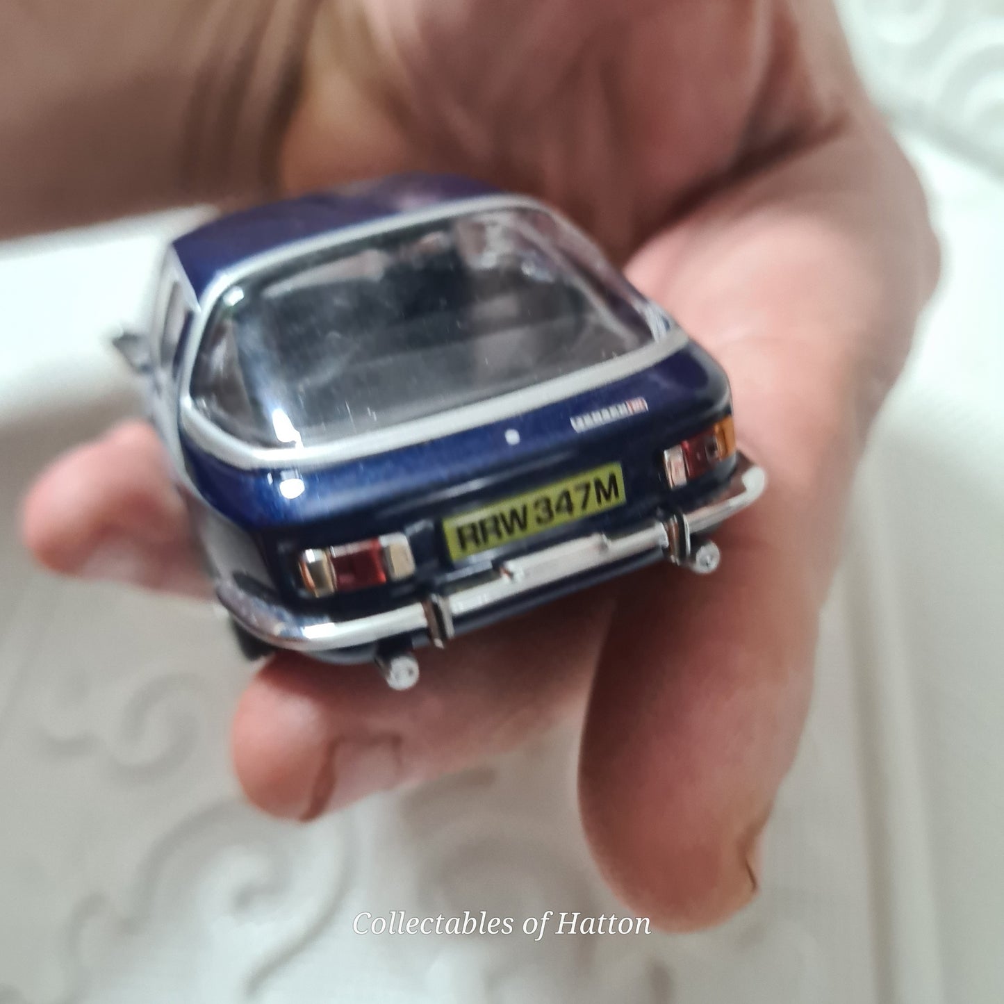 Oxford Diecast 1:43 Jenson Interceptor metallic blue loose perfect