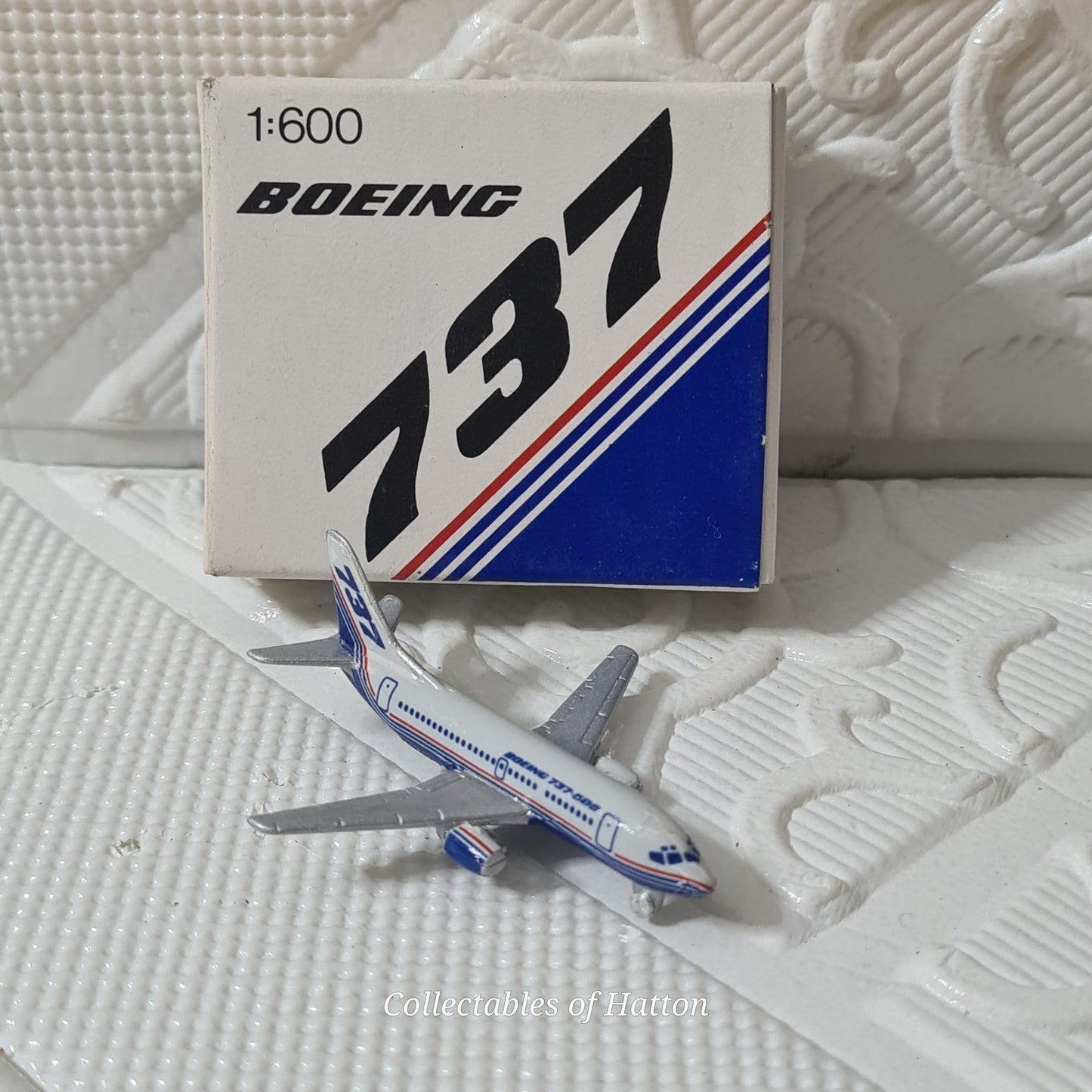 Oxford Diecast 1:43 Jenson Interceptor metallic blue loose perfect