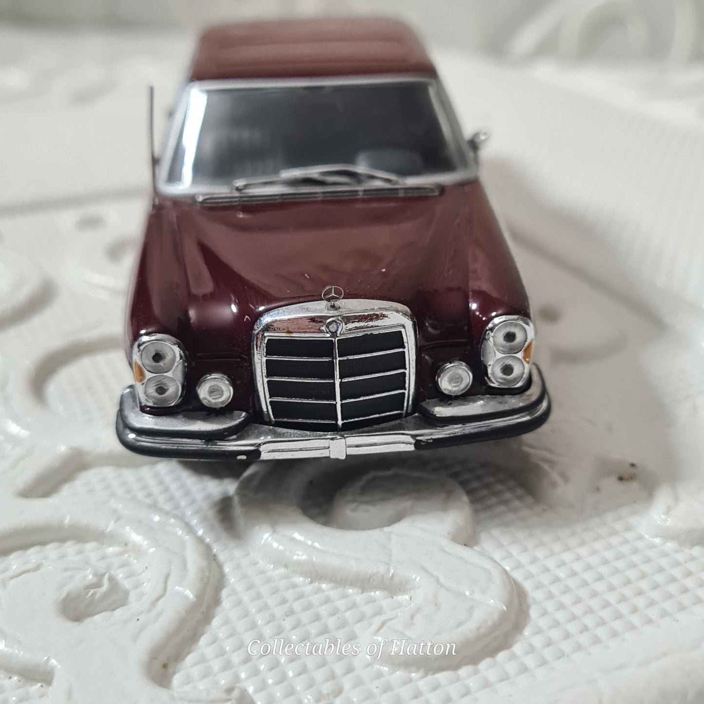 Minichamps 1:43 1965-71 Mercedes-Benz 300 sel 6.3 Burgundy loose excellent