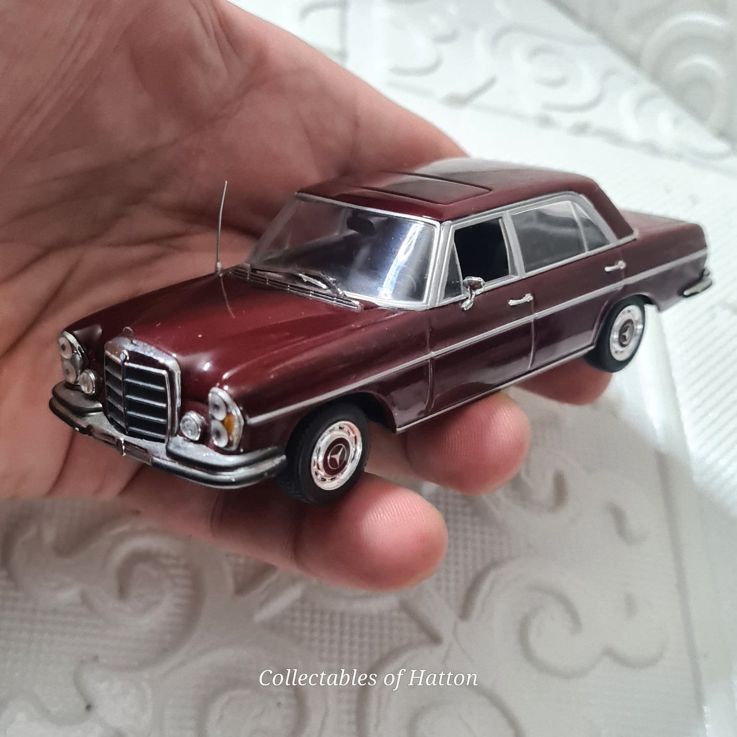 Minichamps 1:43 1965-71 Mercedes-Benz 300 sel 6.3 Burgundy loose excellent