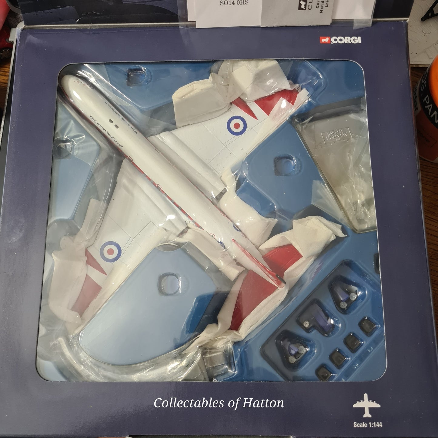 Corgi Aviation AA31401 Comet 4 royal aircraft establishment 1:144 Diecast Model boxed perfect Complete