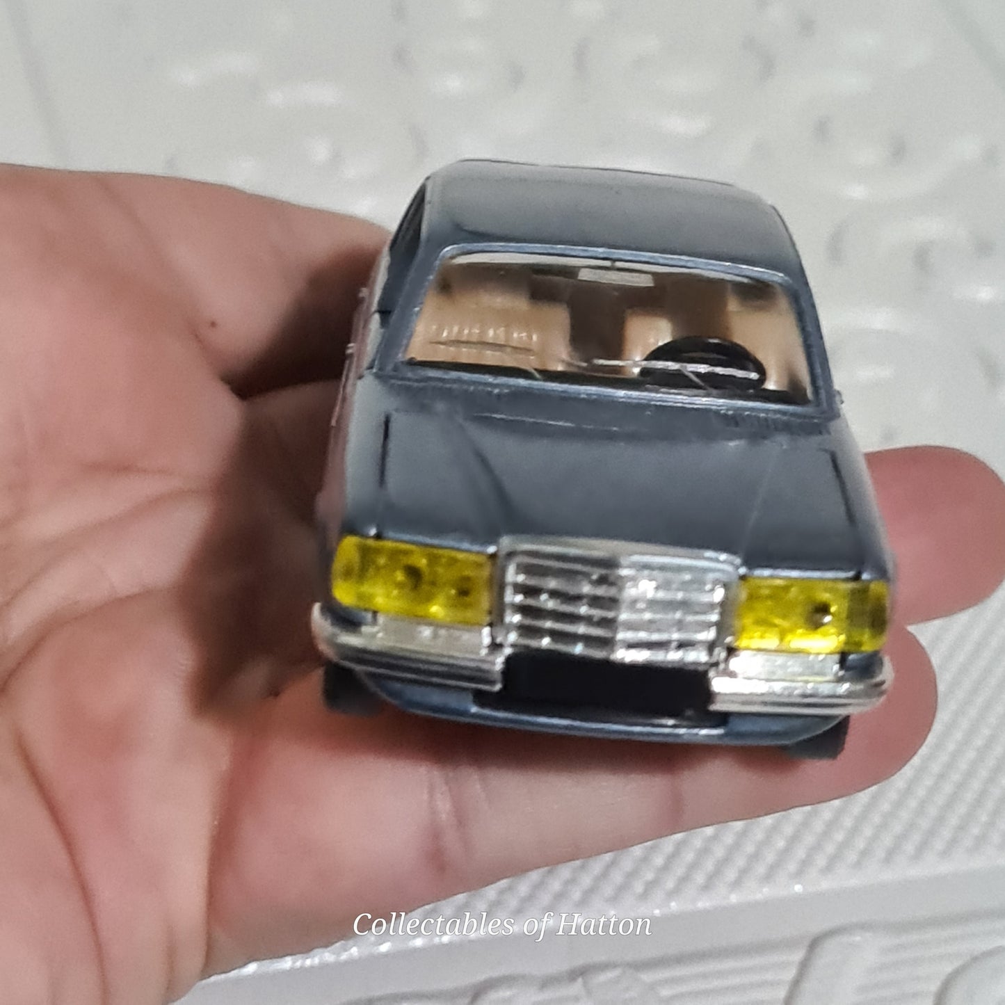 Solido 1:43 Mercedes 280 E 70s saloon blue loose excellent diecast model