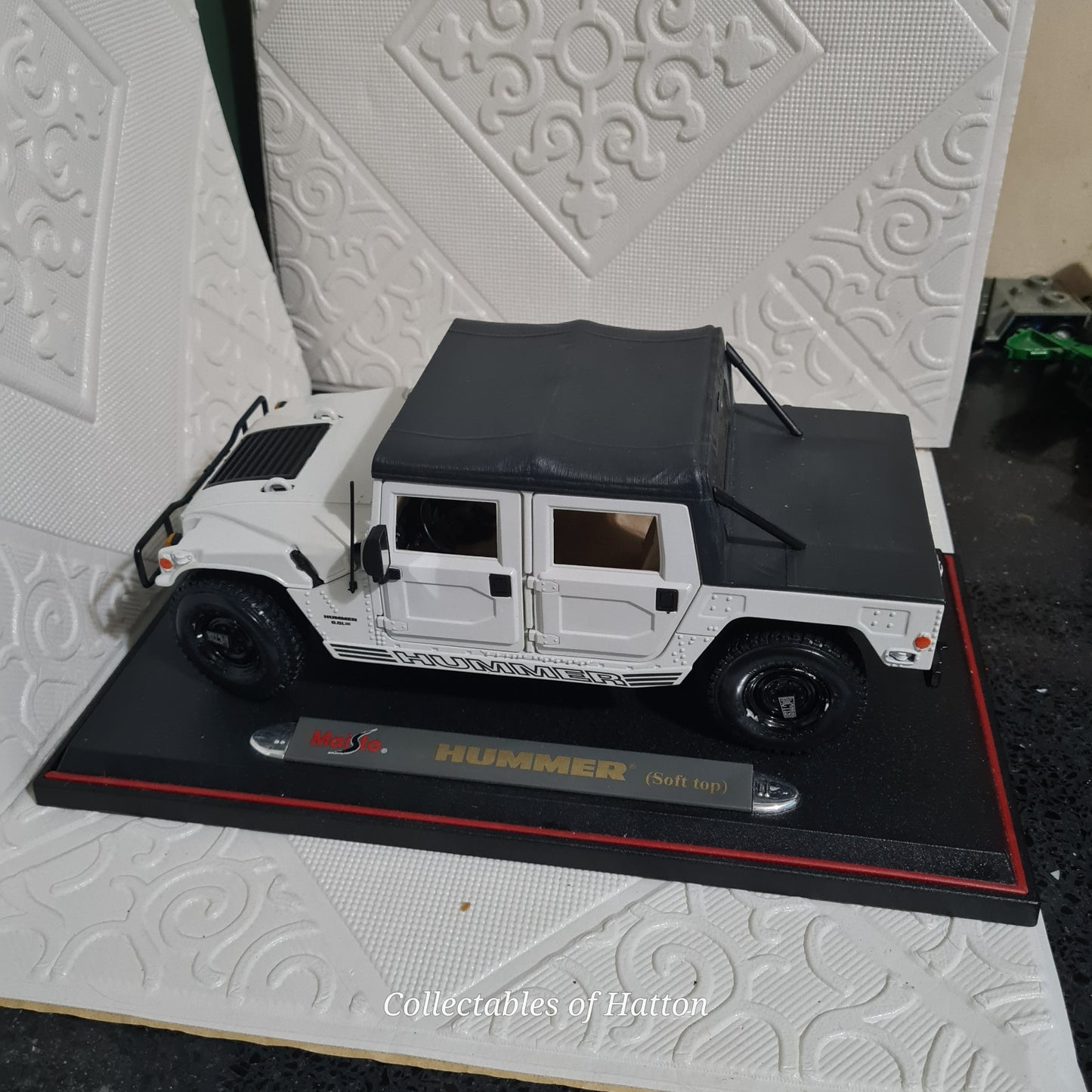 Maisto 1:18 Hummer white soft top road car very detailed lovely diecast model boxed
