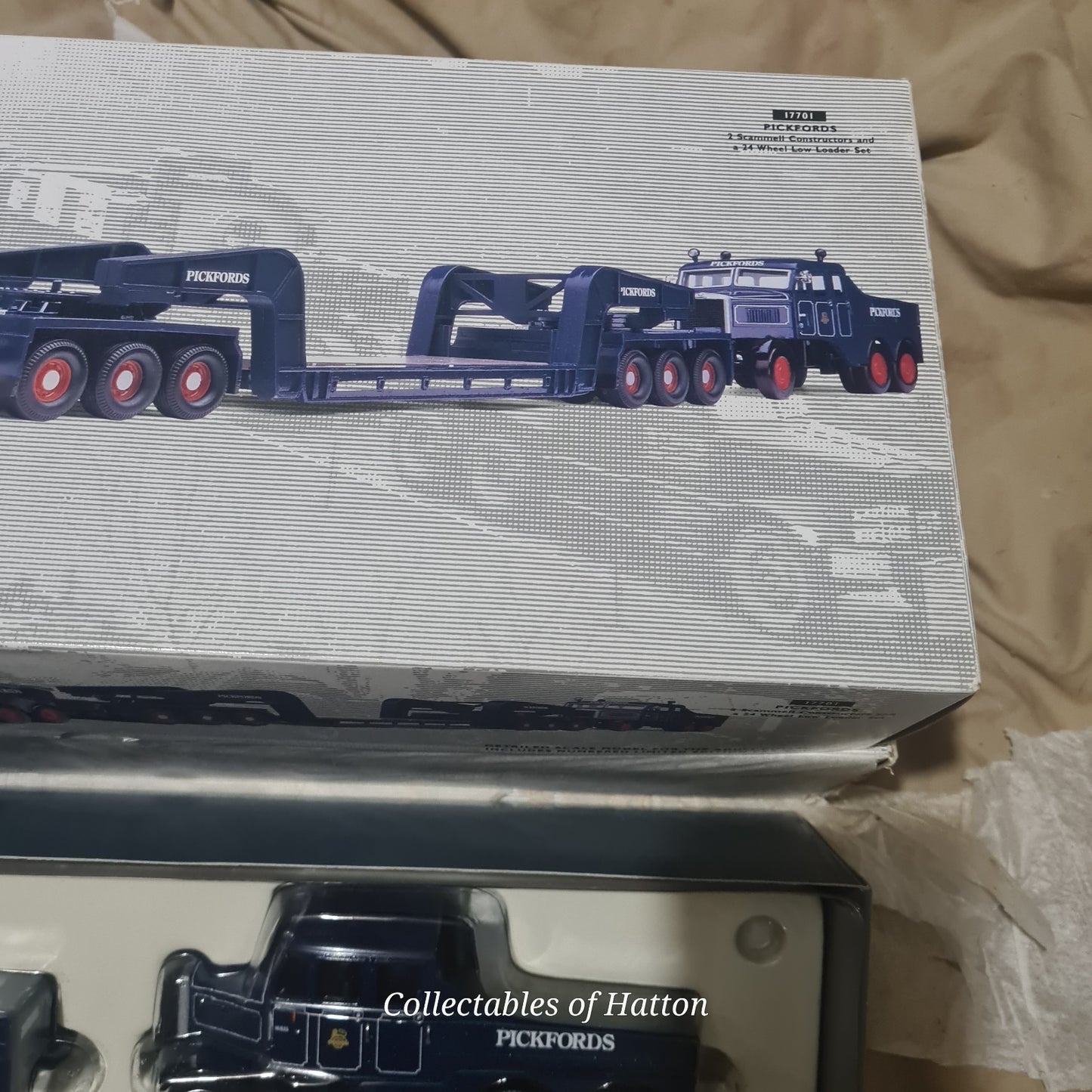 Corgi 17701 Heavy Haulage 1:50 Pickfords 2 x scammell constructors & 24 wheel low loader set